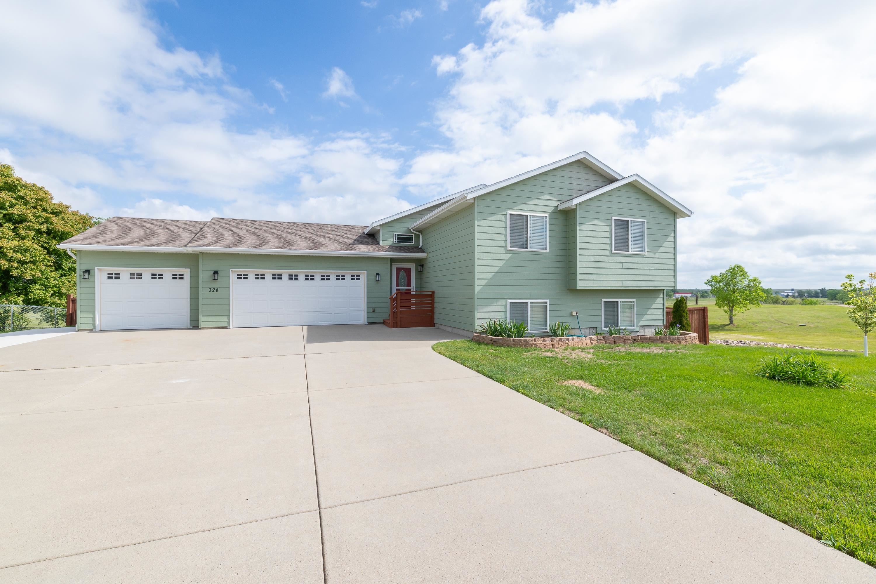 328 Ruhe Lane, Box Elder, SD 57719 — photo 3