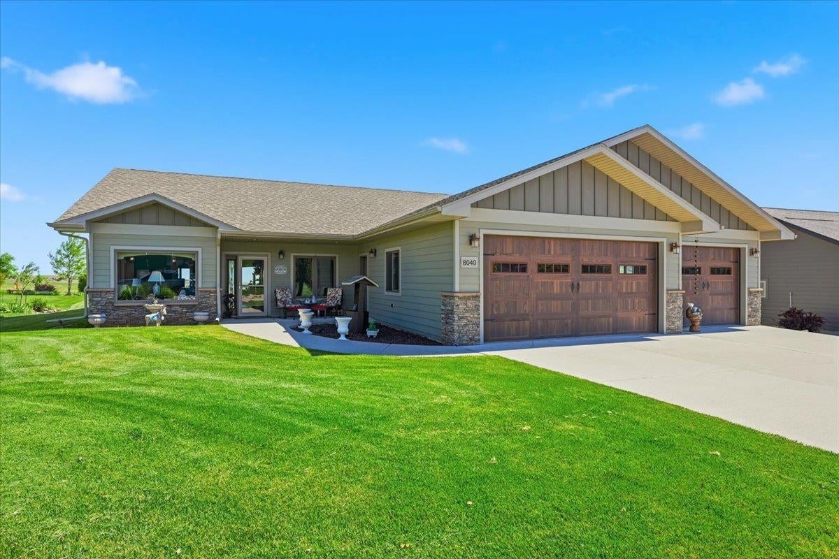 8040 Brooks Loop — photo