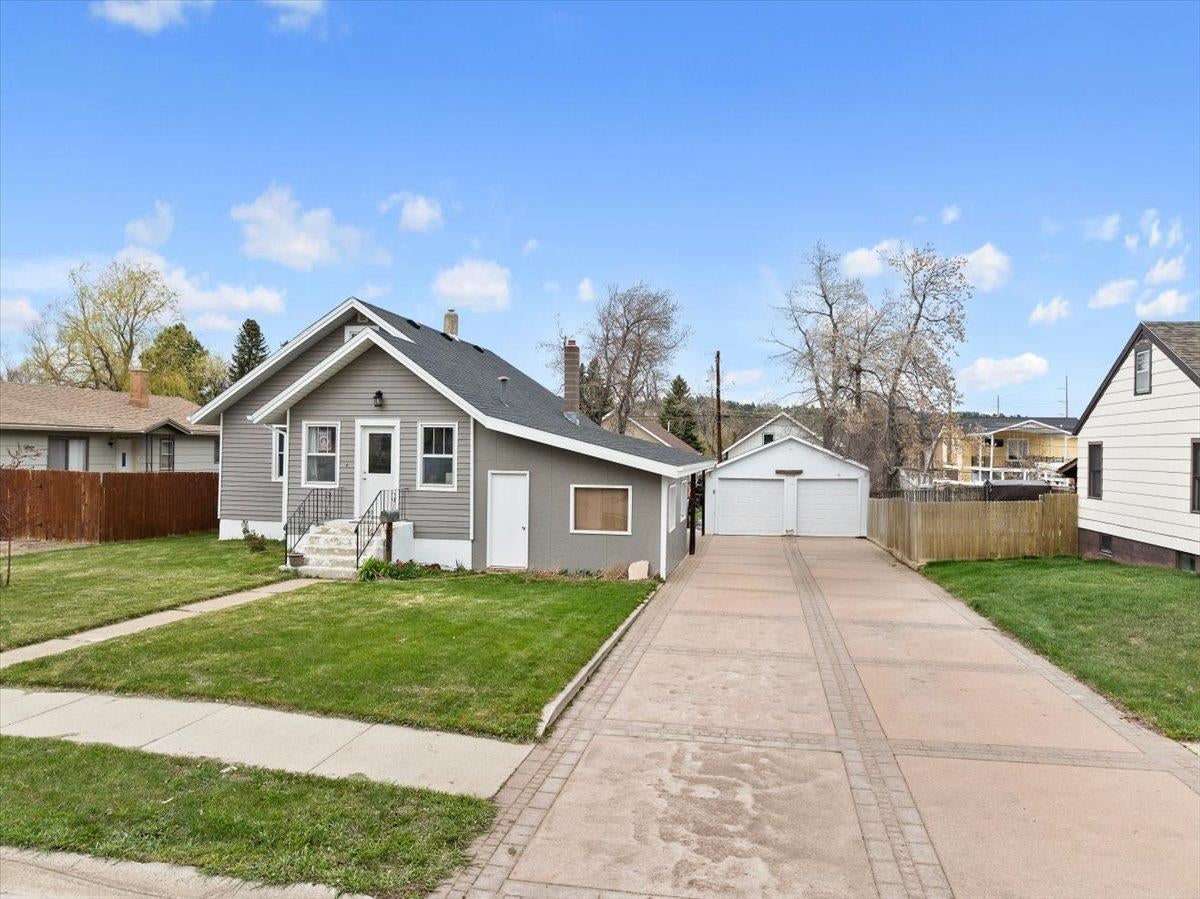 835 Deadwood Street — photo