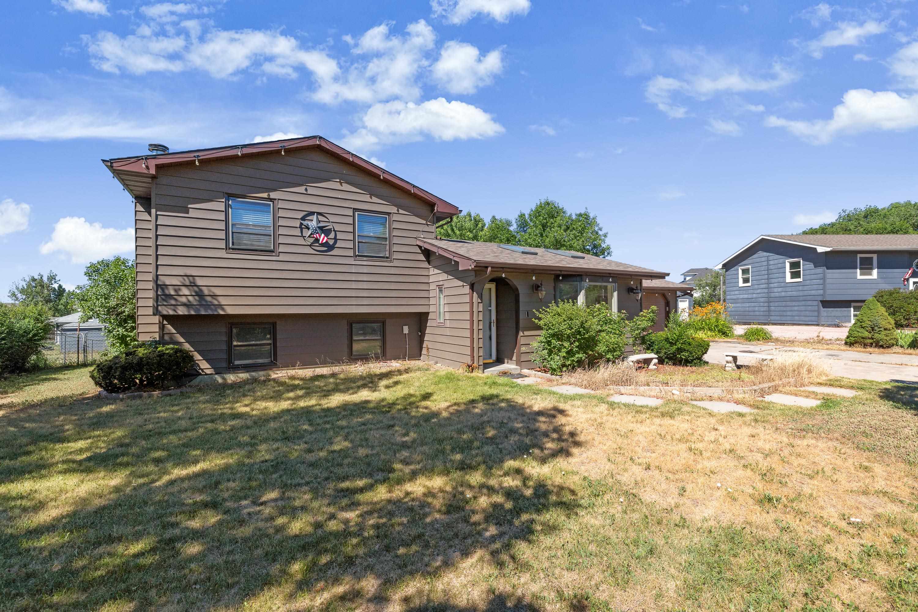 107 Thrush Court — photo