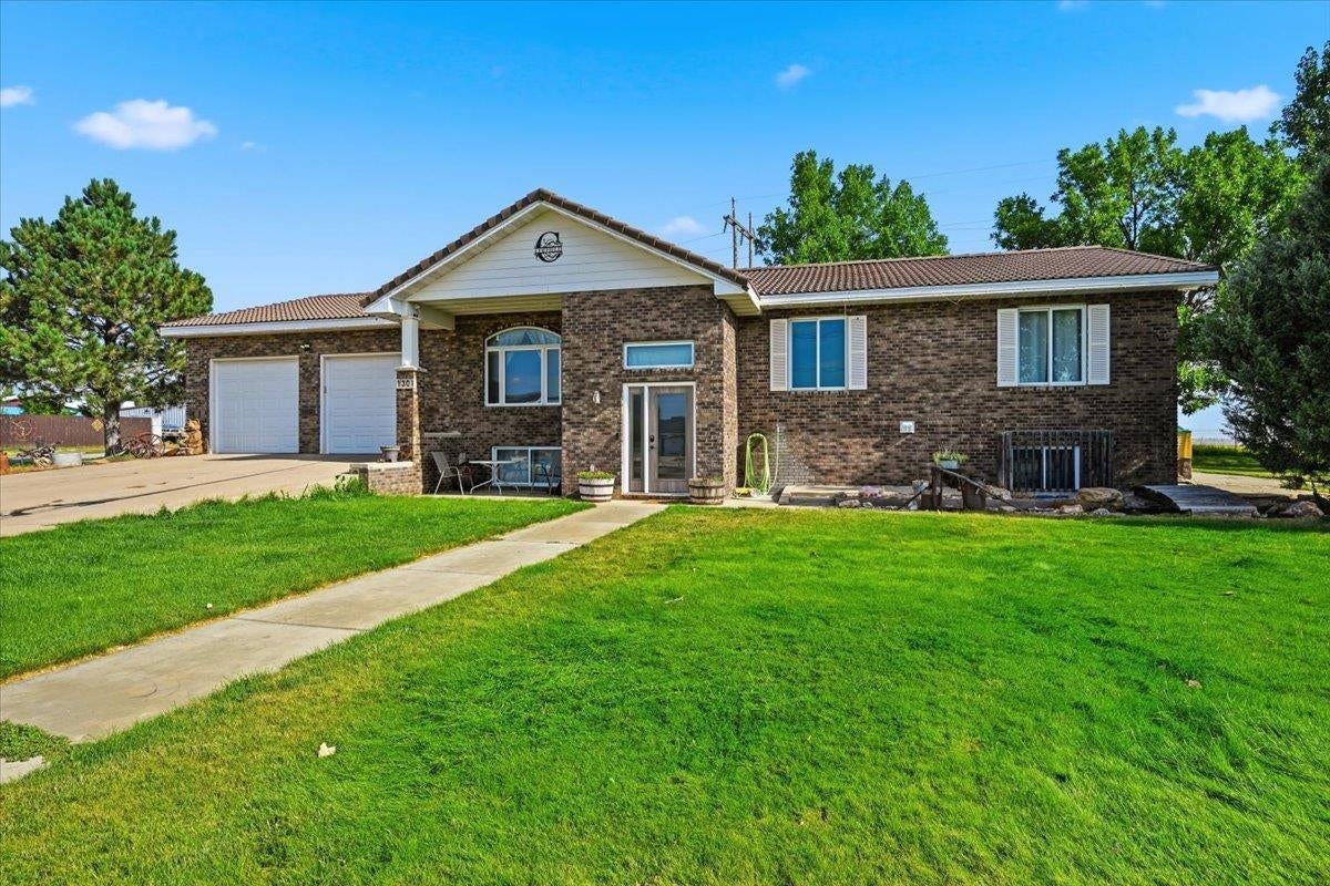 1301 Hilltop Circle — photo