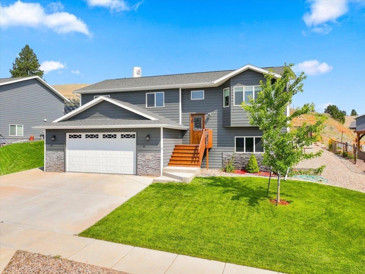2681 Meadows Drive — photo