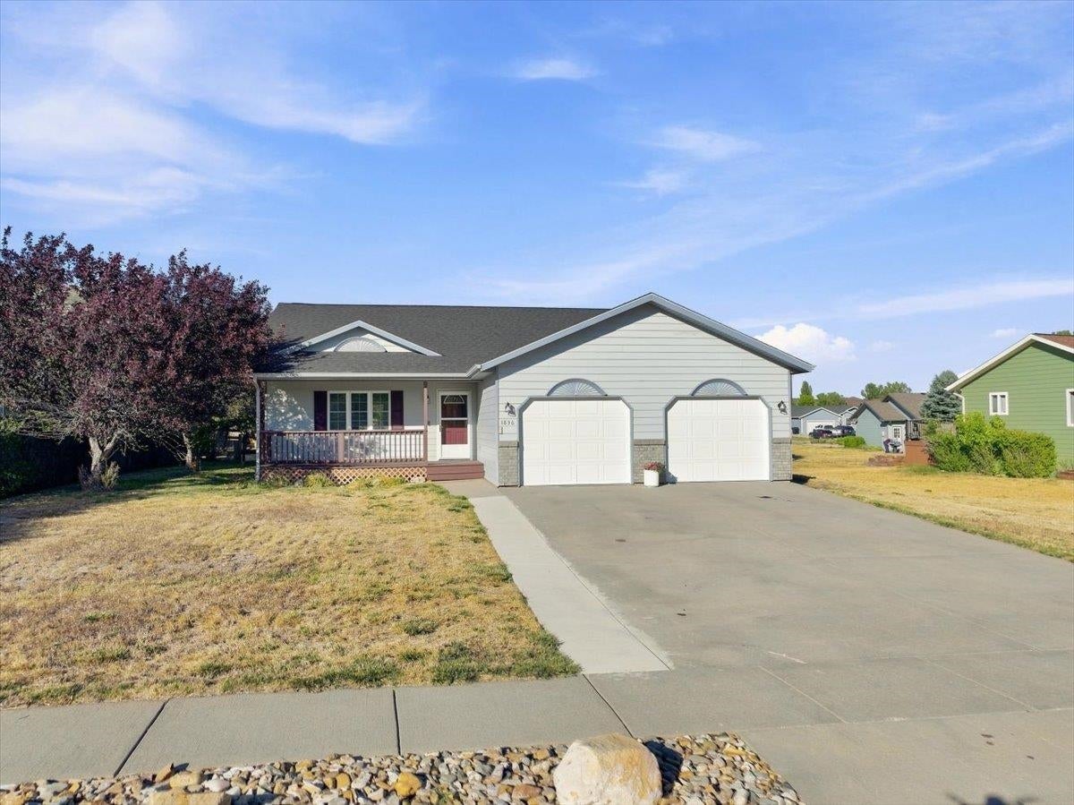 1836 Iron Horse Loop — photo