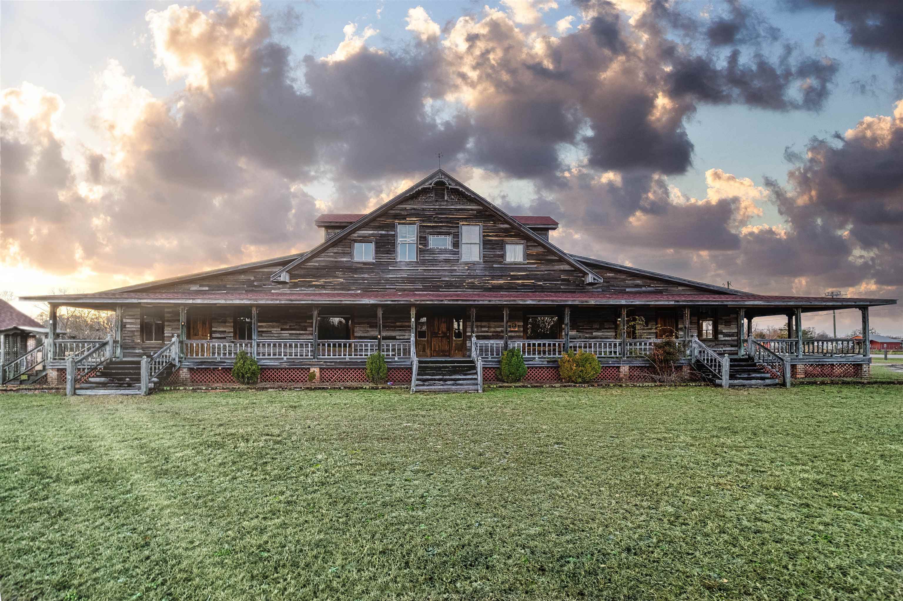 3215 Bluff Rd. — photo