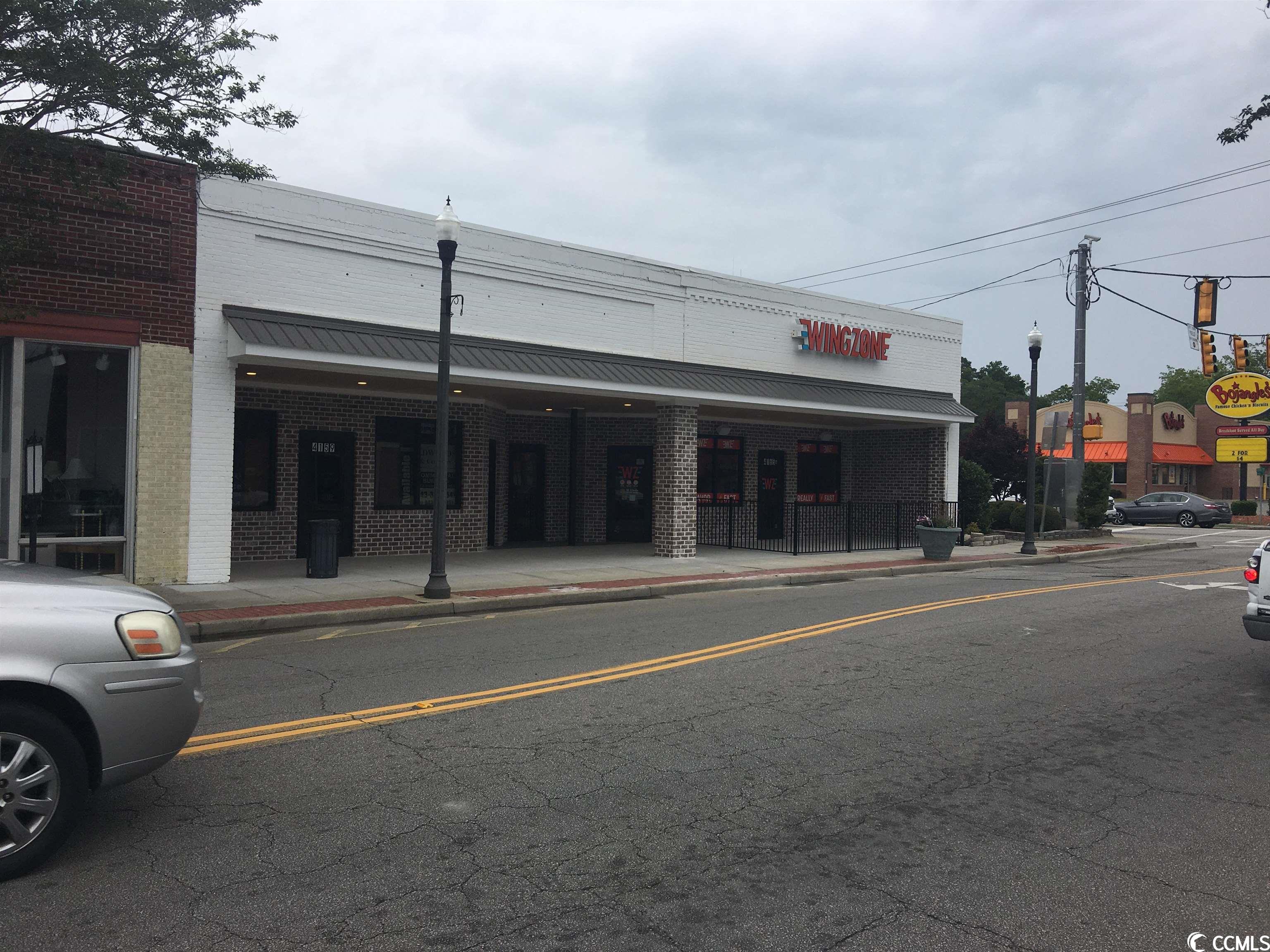 4159 Main St. — photo