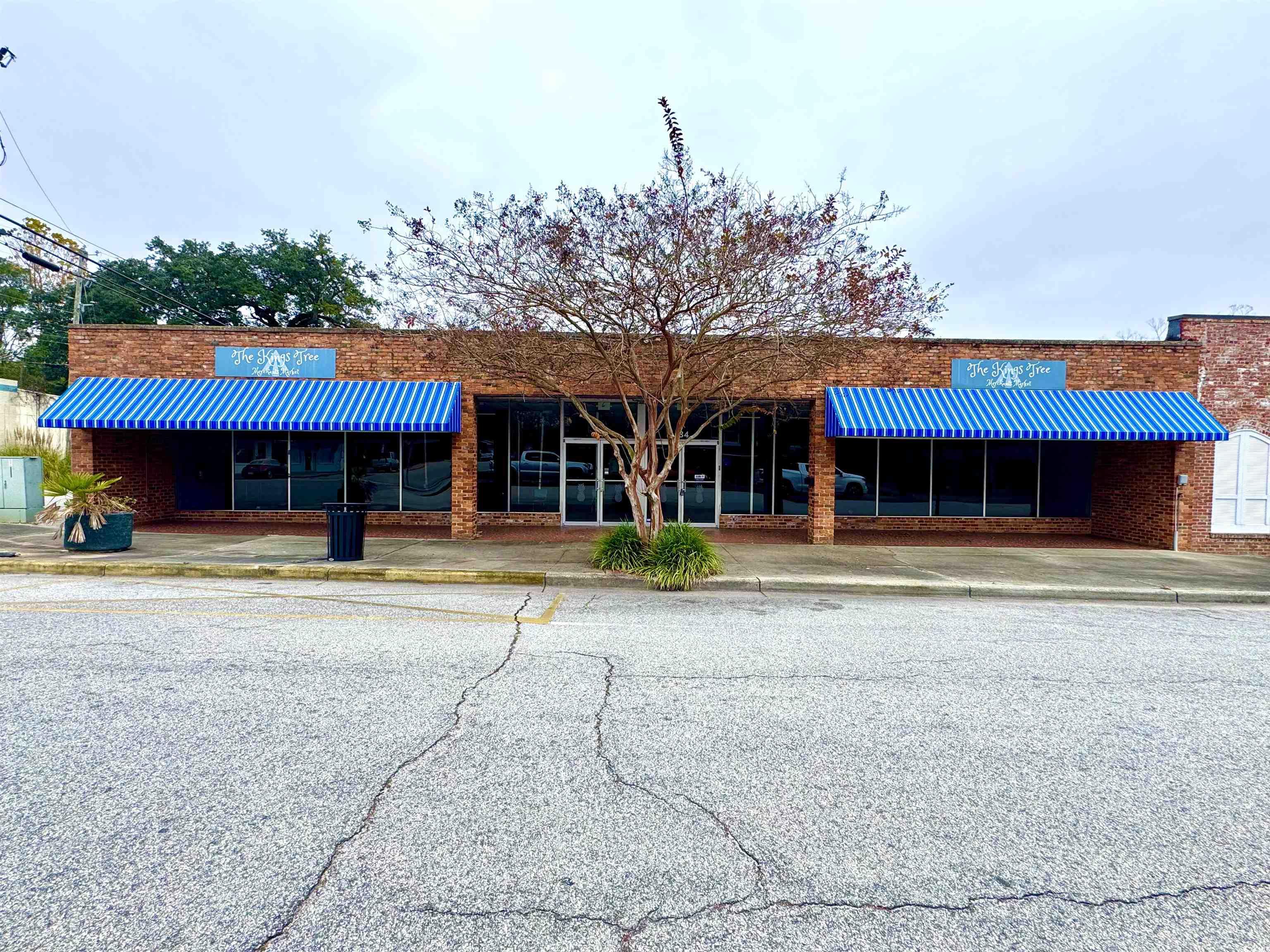 134 Hampton Ave. — photo