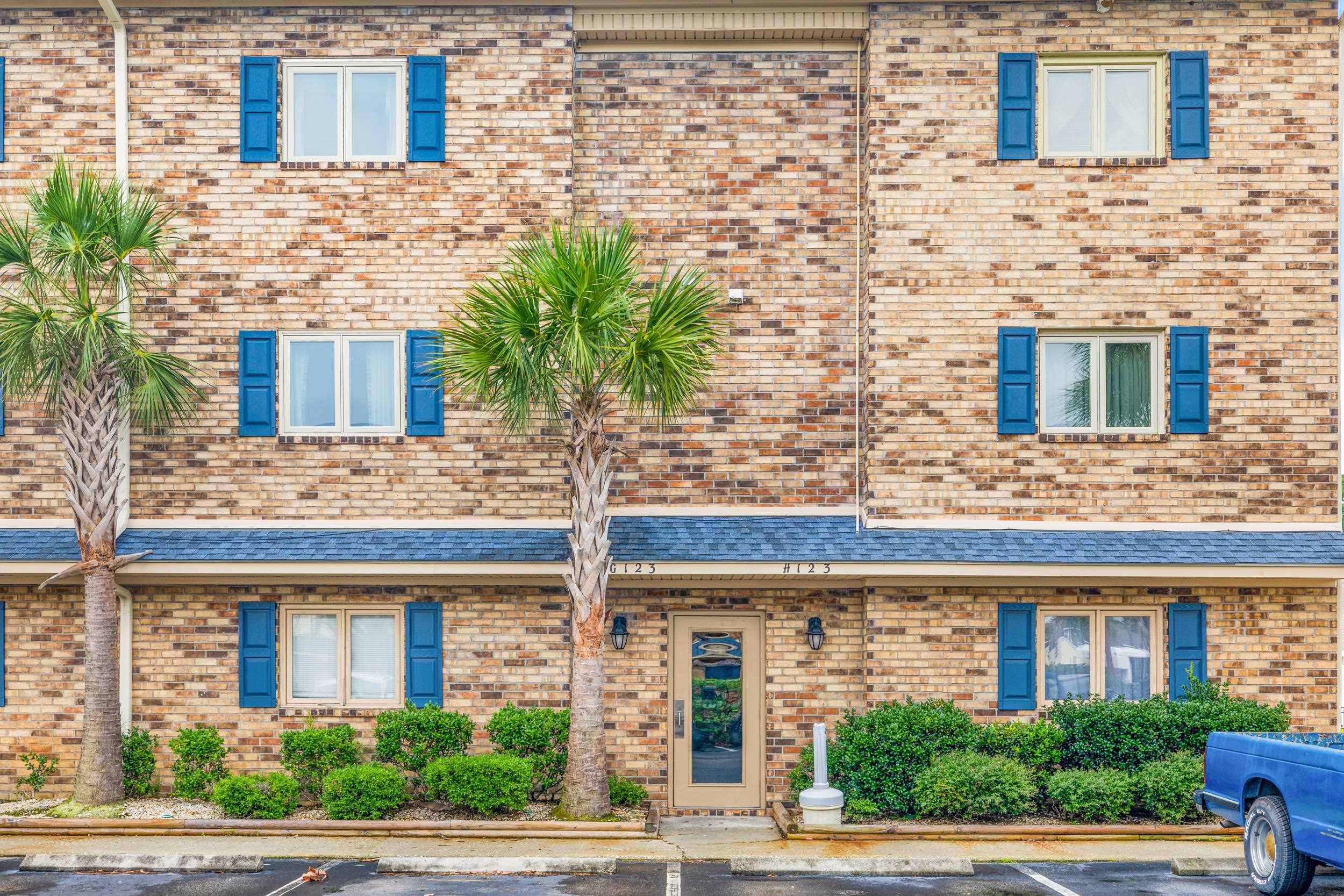 209 Double Eagle Dr. — photo