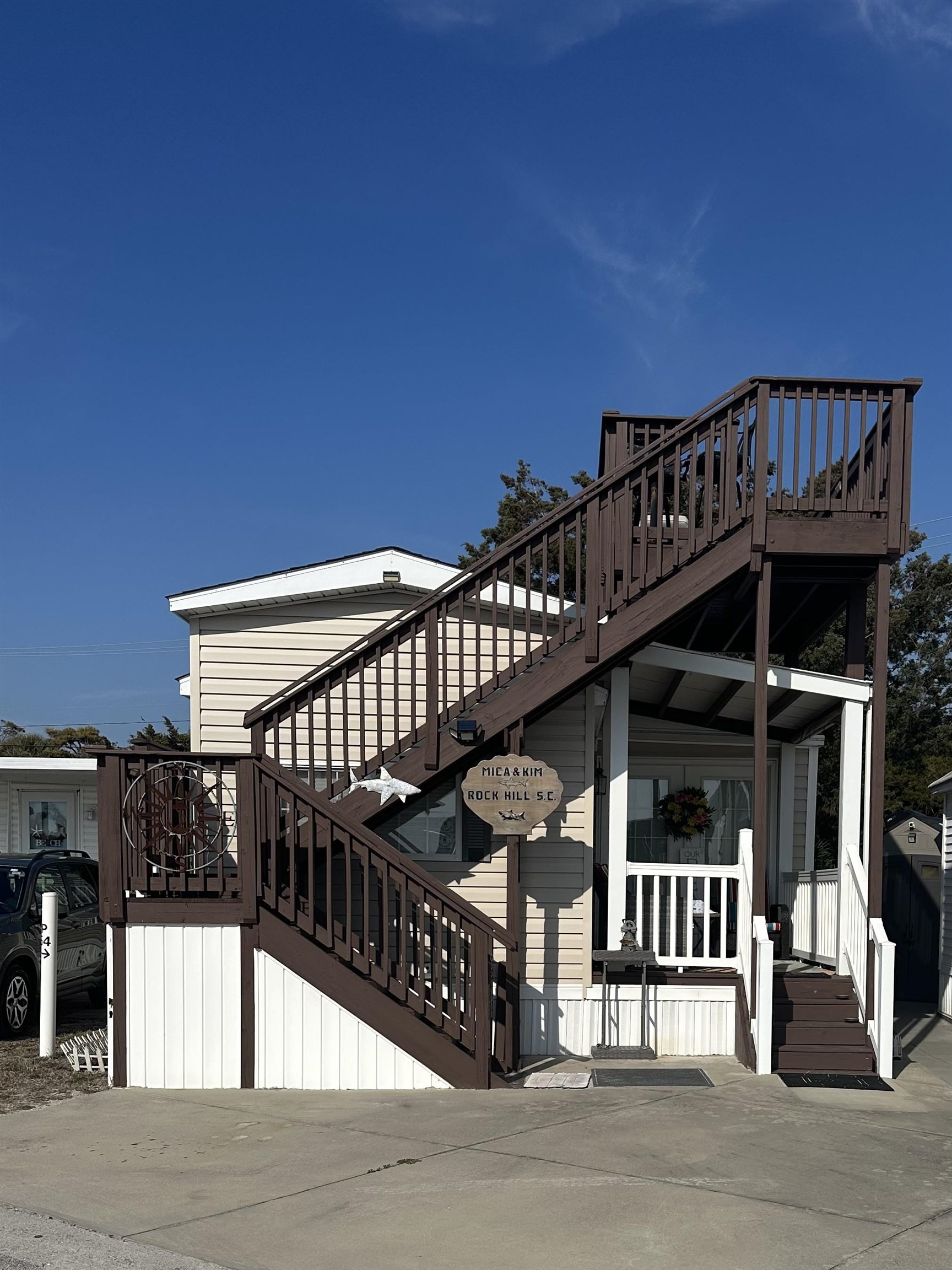 9700 Kings Rd. — photo