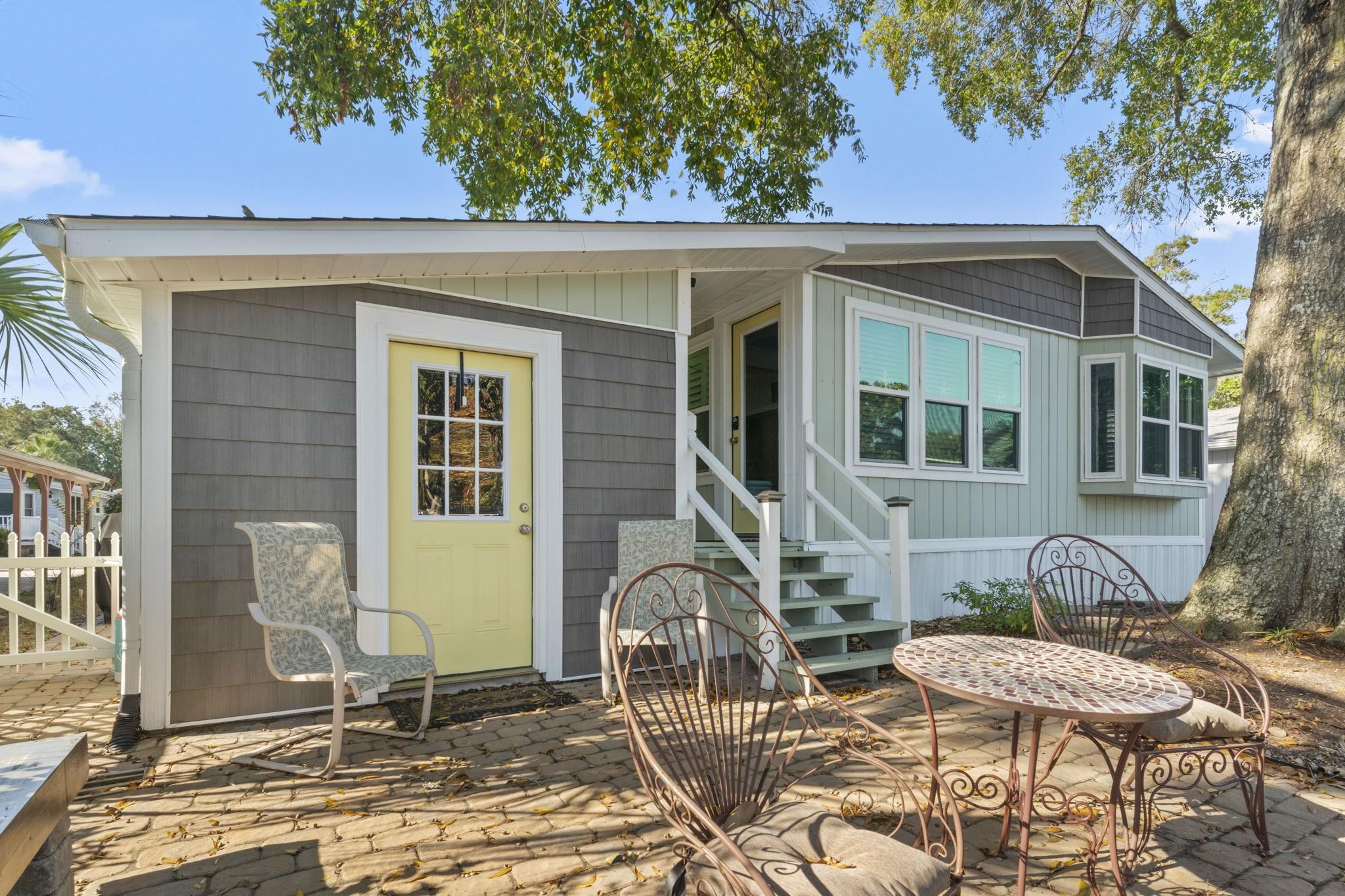 460 Fair Oaks Dr. — photo