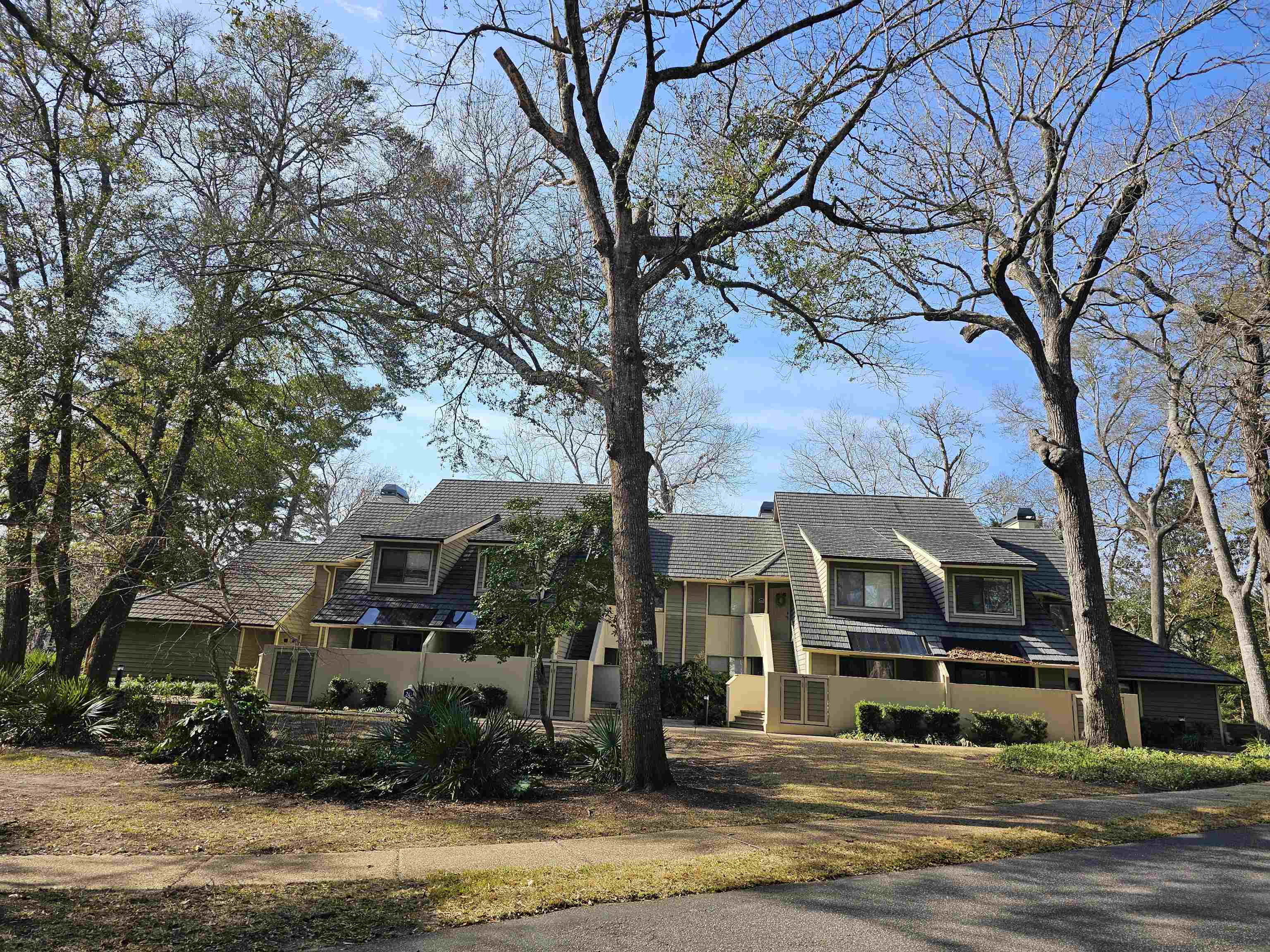 204 Baslow Ct. 20-H — photo