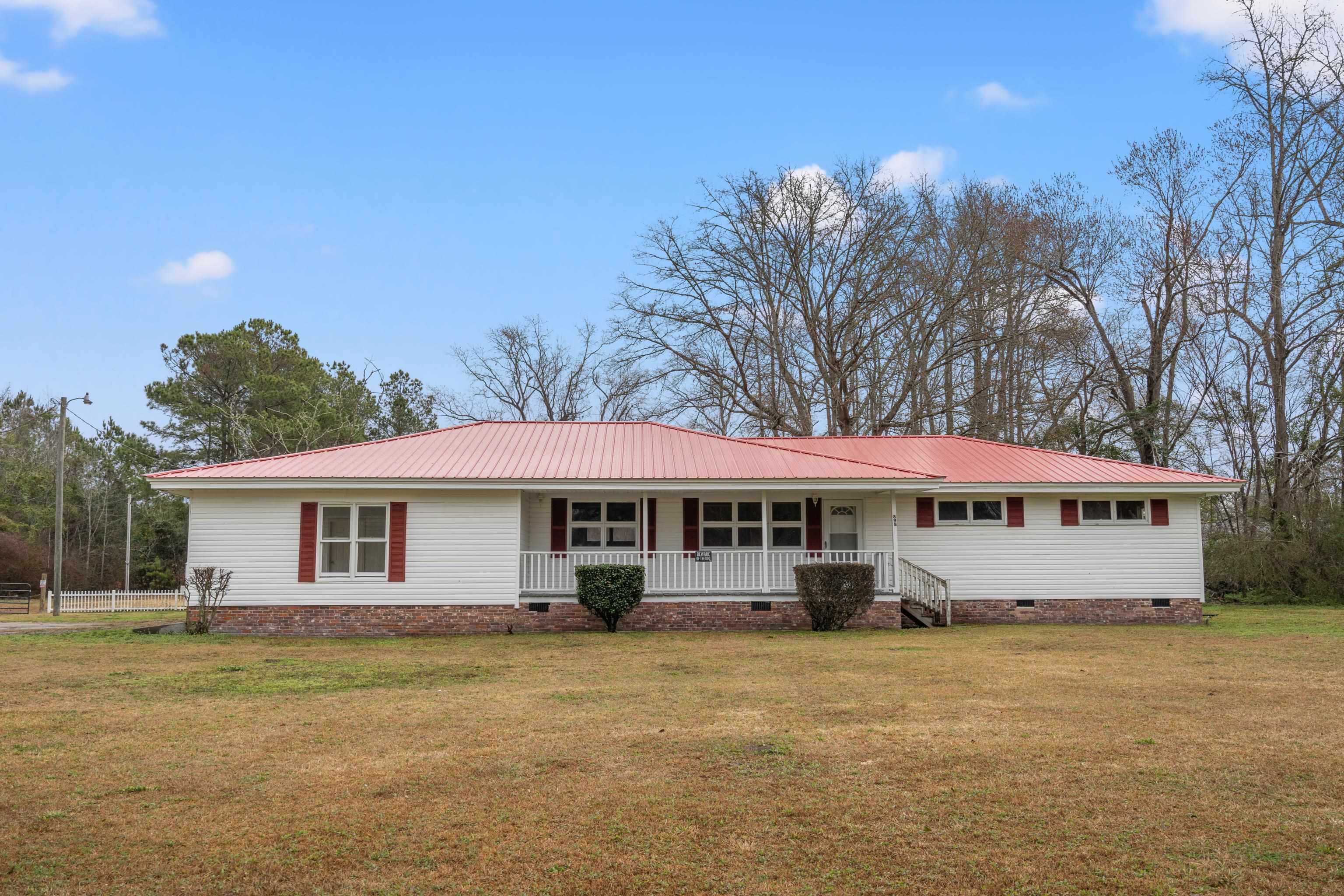 898 Pint Circle Rd. — photo