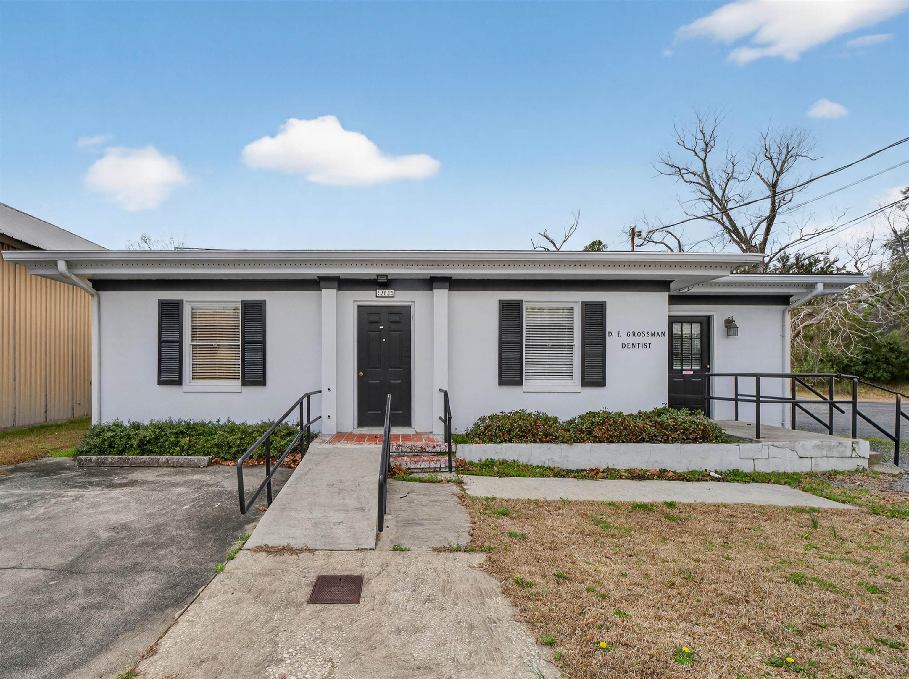 208 S Jackson St. — photo