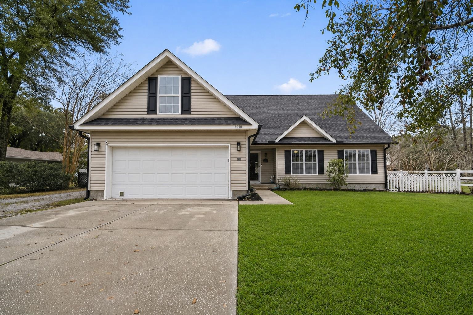 4040 Longleaf Ln. — photo