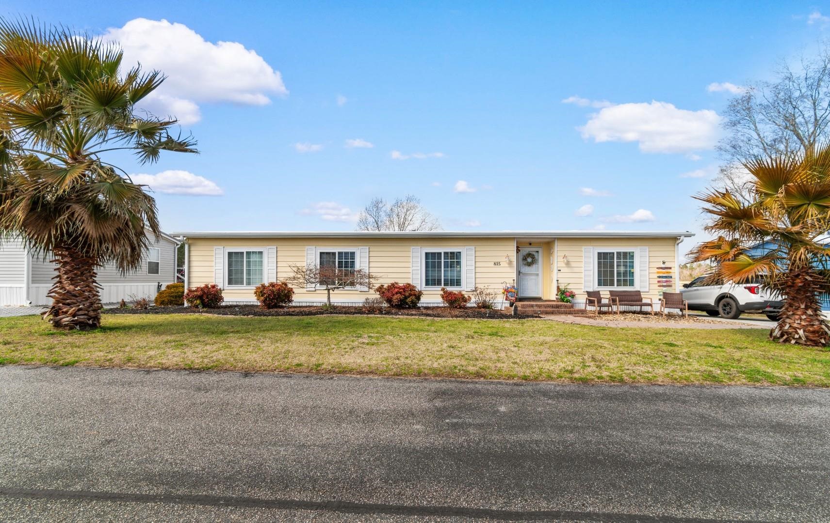815 Waterway Dr. — photo