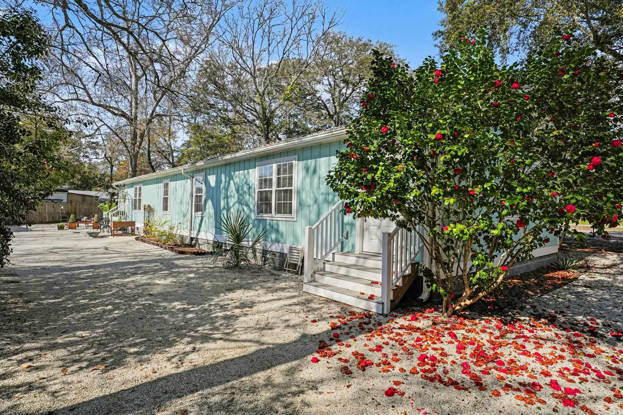 419 Pine Dr. N — photo
