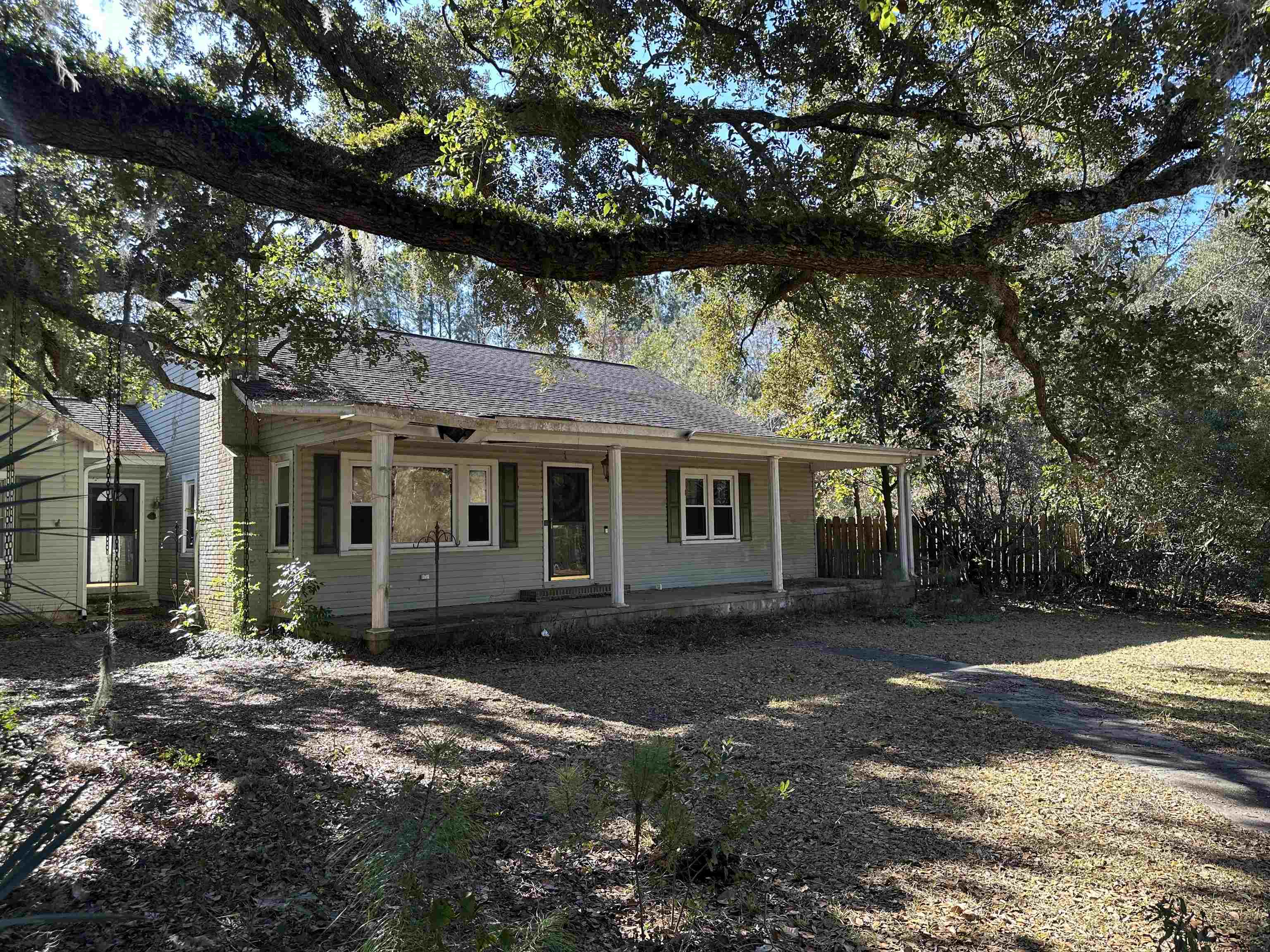 402 Wilkinson St. — photo