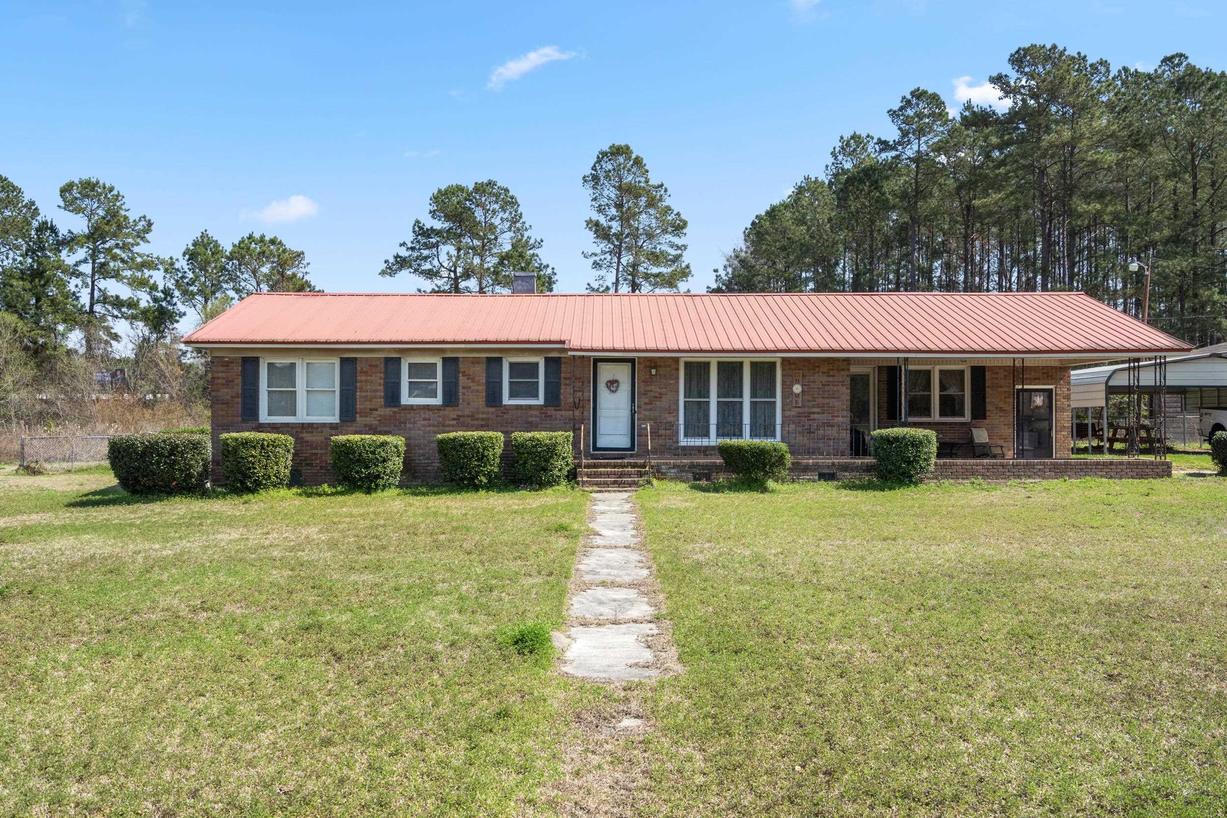 77 Towhee St. — photo