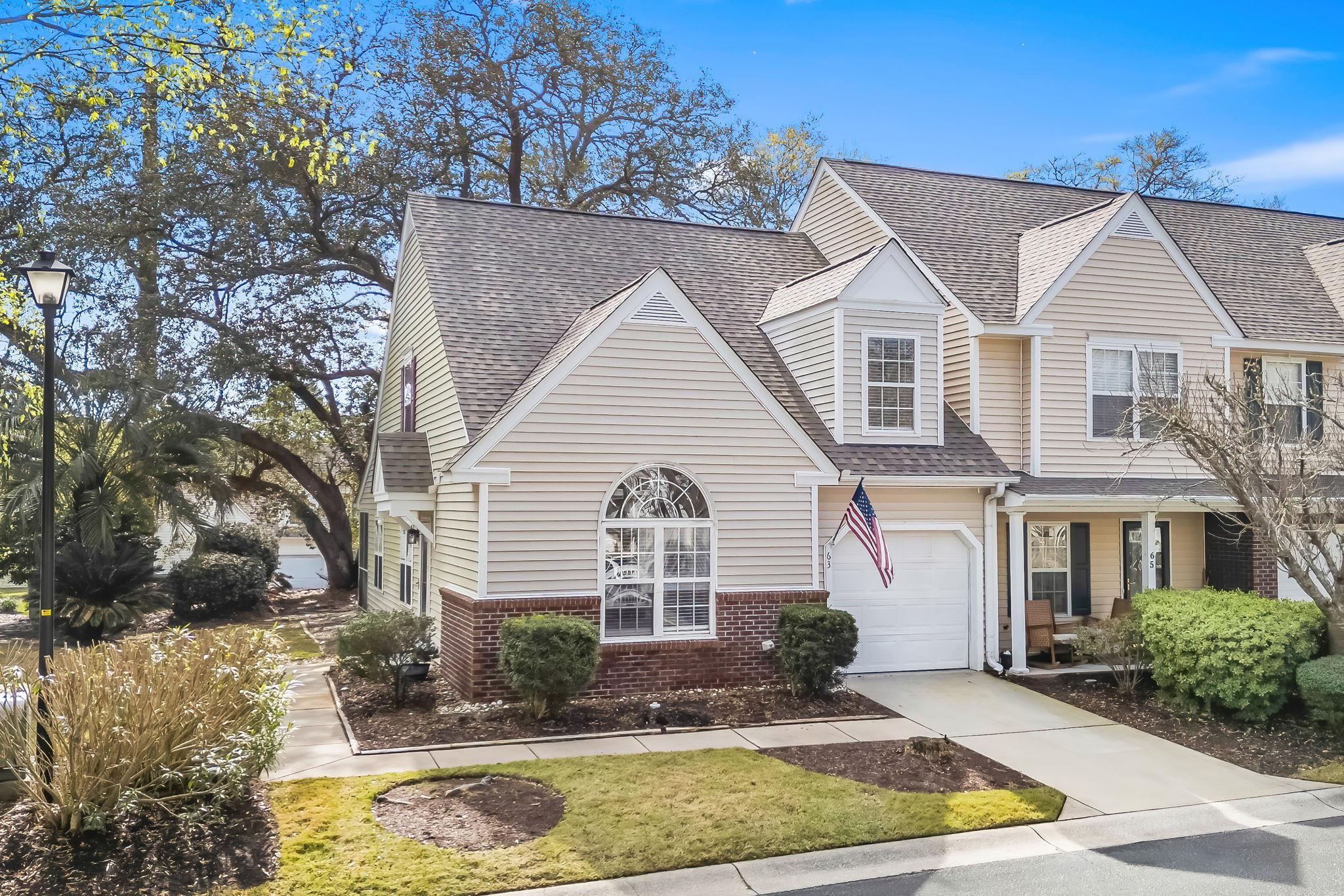 63 Pembroke Ln. — photo