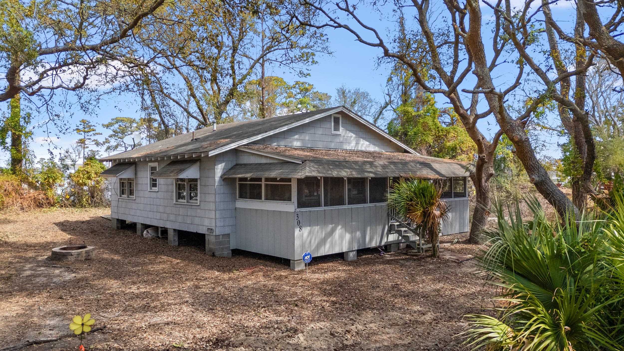 308 Sandcrest Dr. — photo