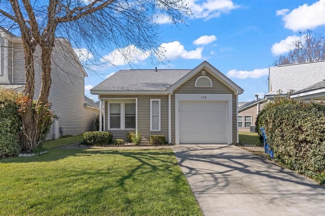 102 Whitehaven Ct. — photo