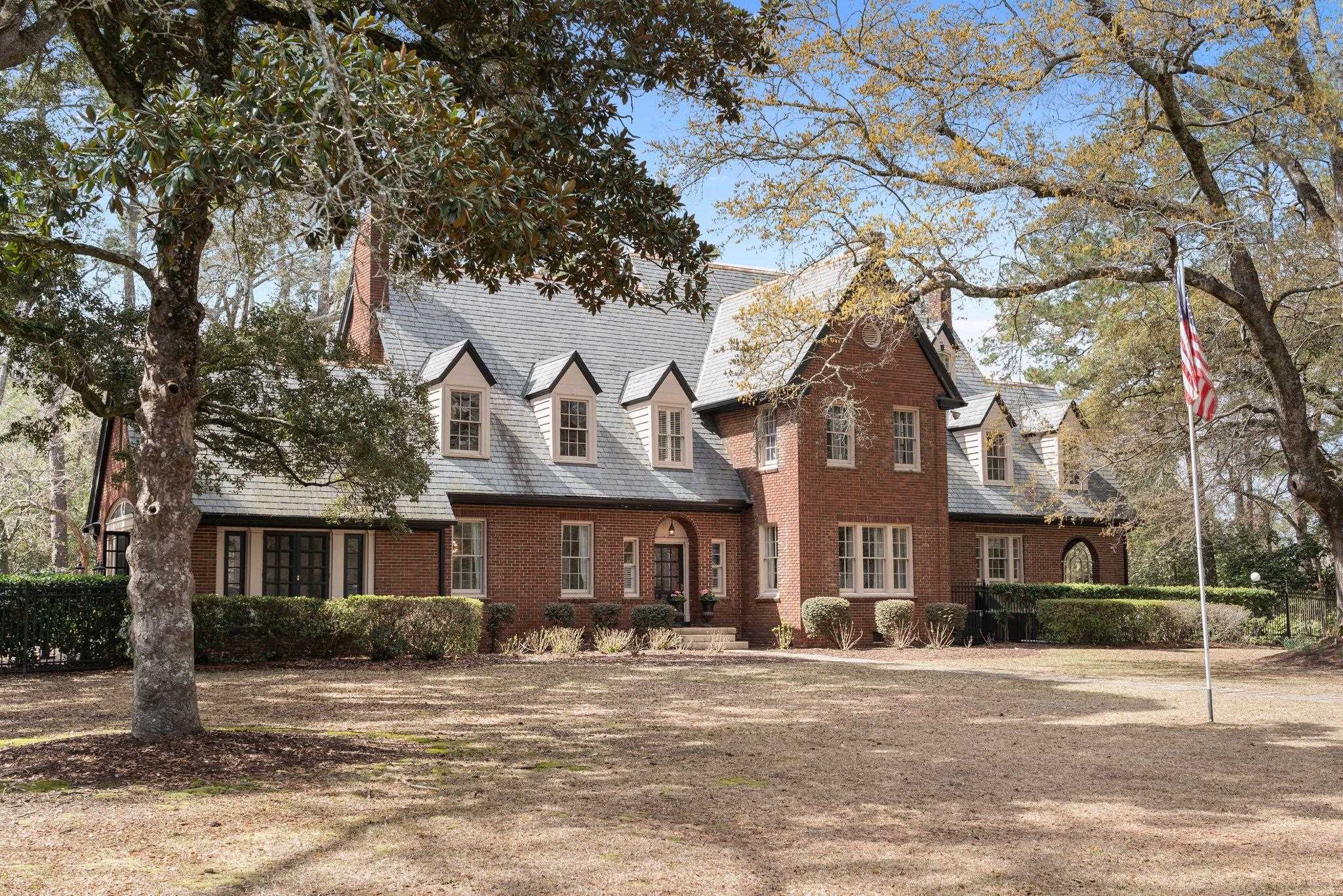 1503 Elm St. — photo