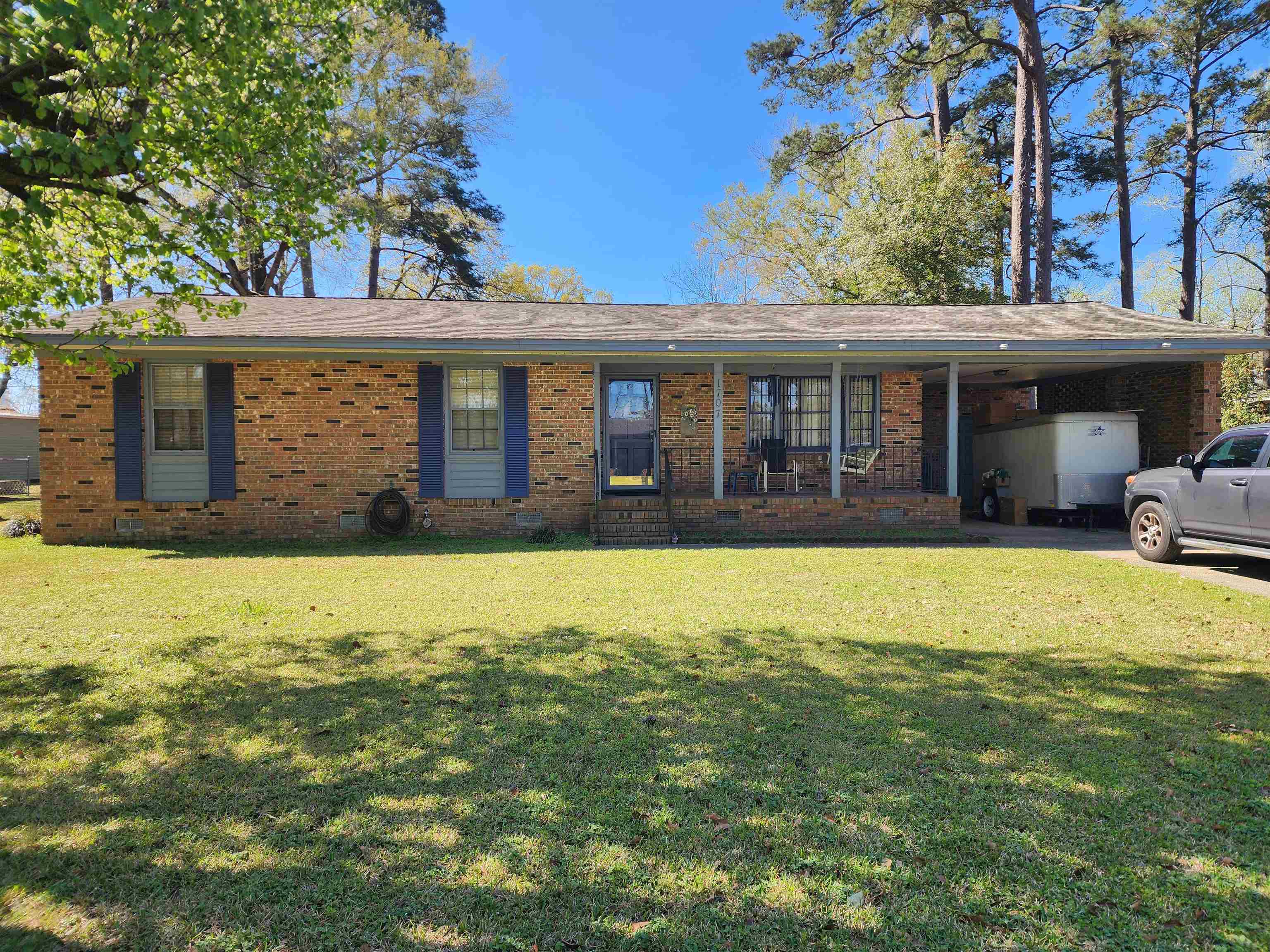 1707 Sherwood Dr. — photo
