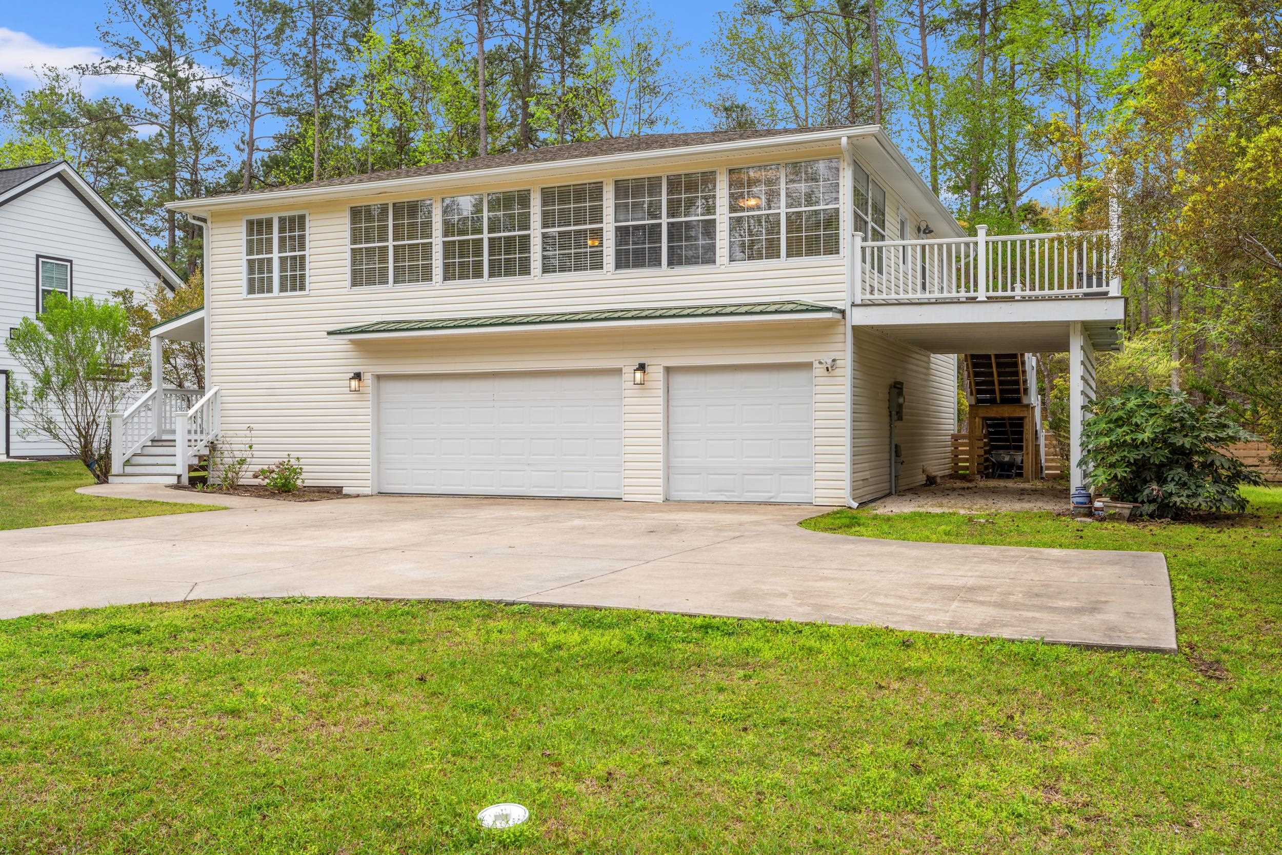 1015 Hagley Dr. — photo