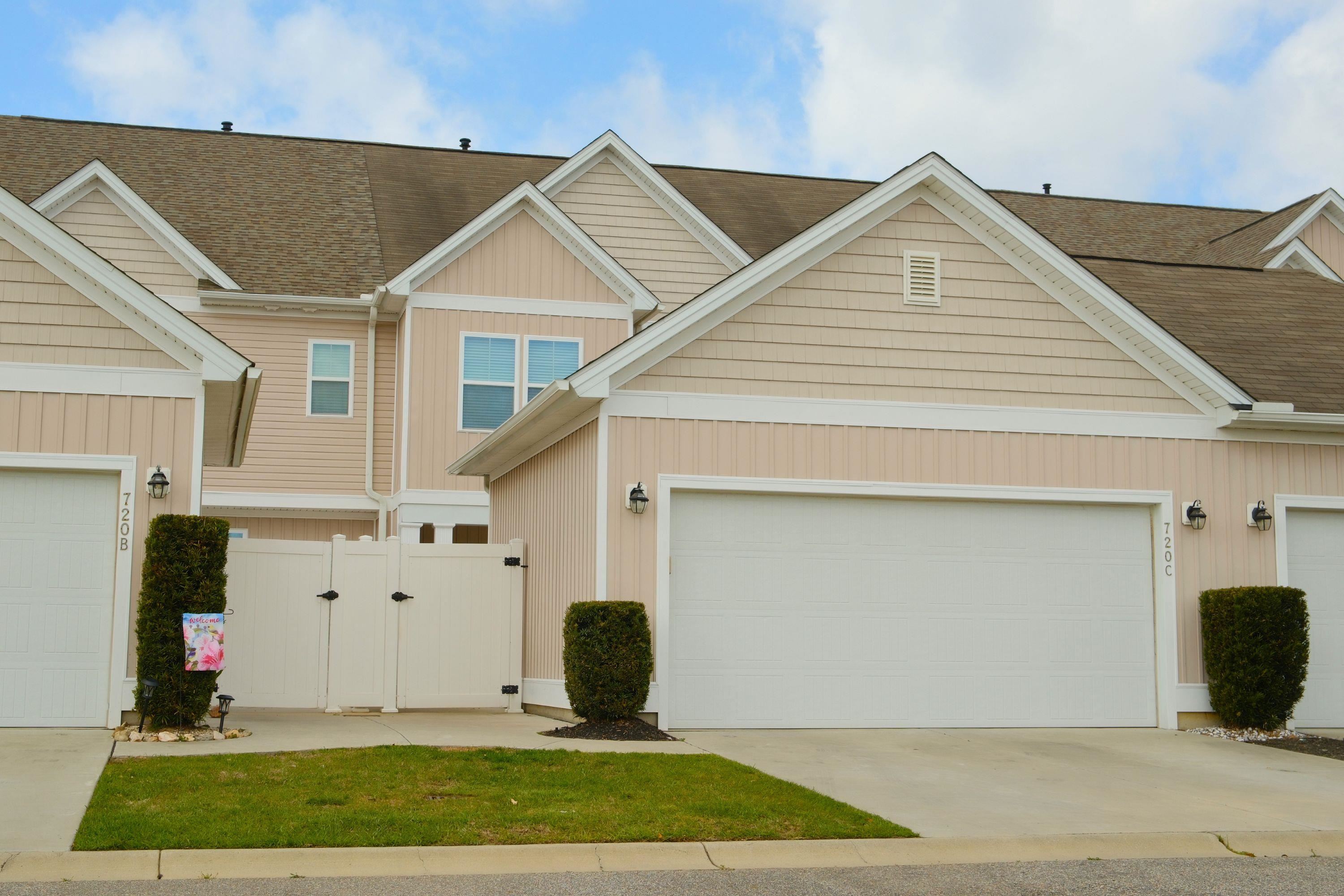 720 Pickering Dr. C — photo