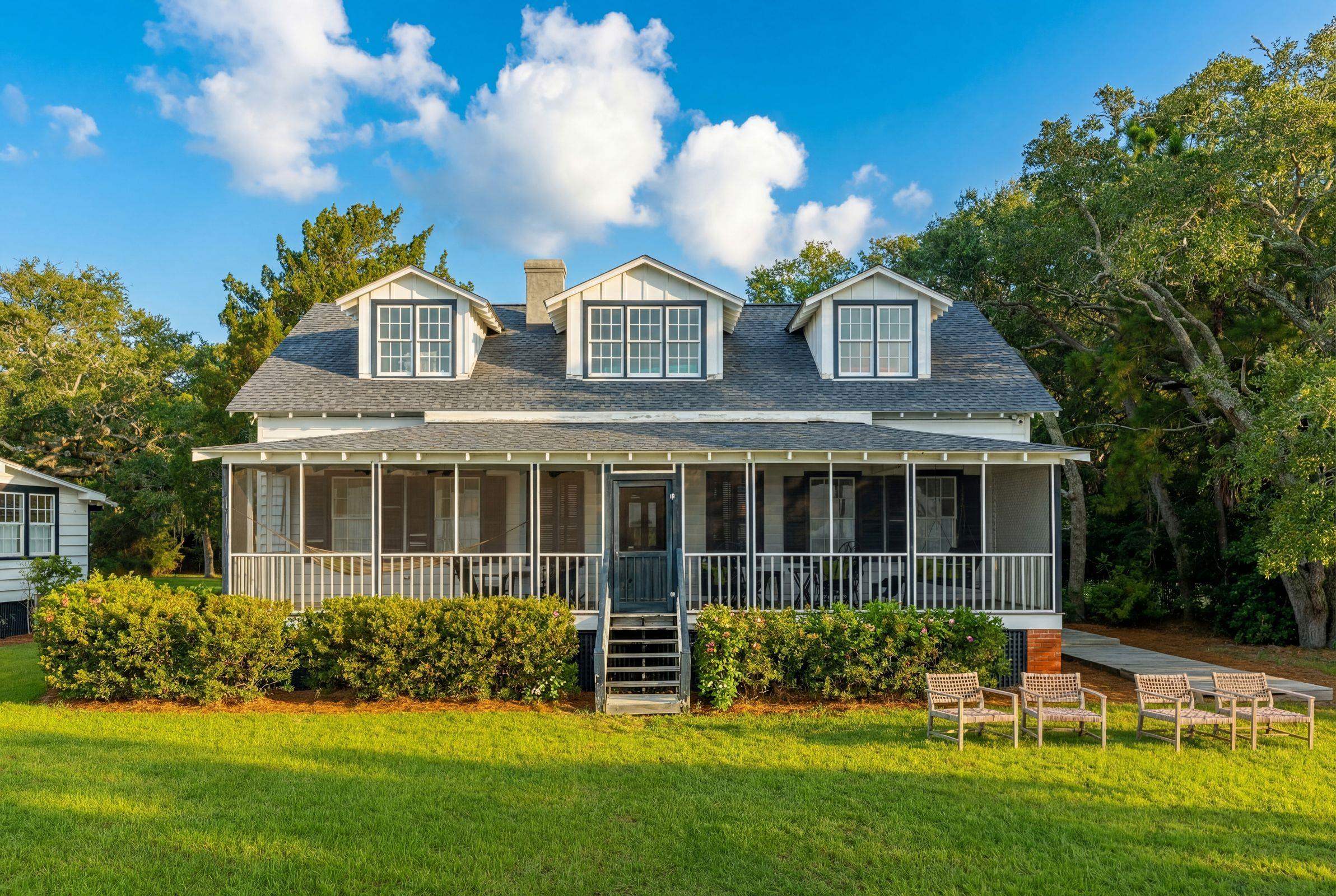 44 Hook Dr. — photo