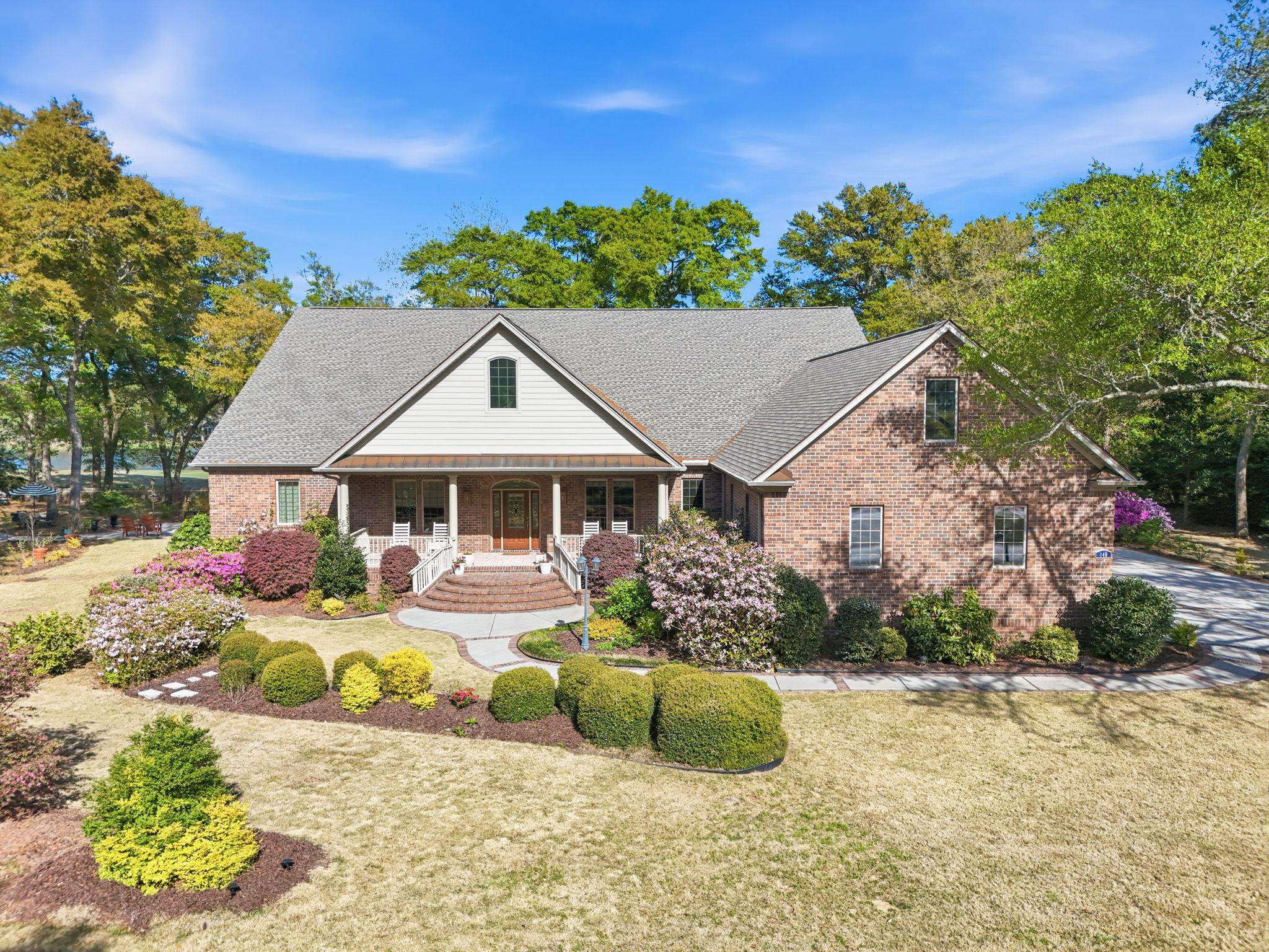 140 Heritage Dr. — photo