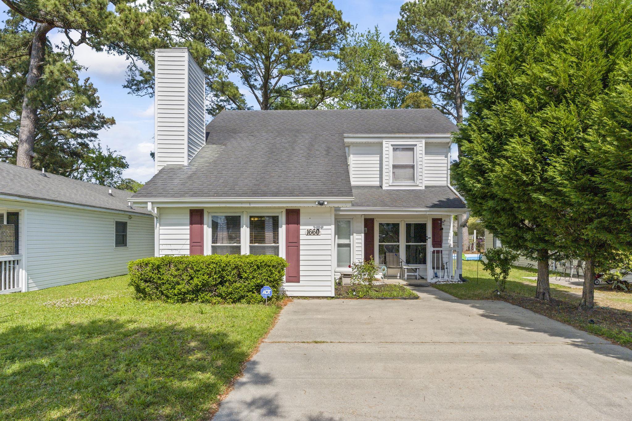 1660 Stuart Square Circle — photo