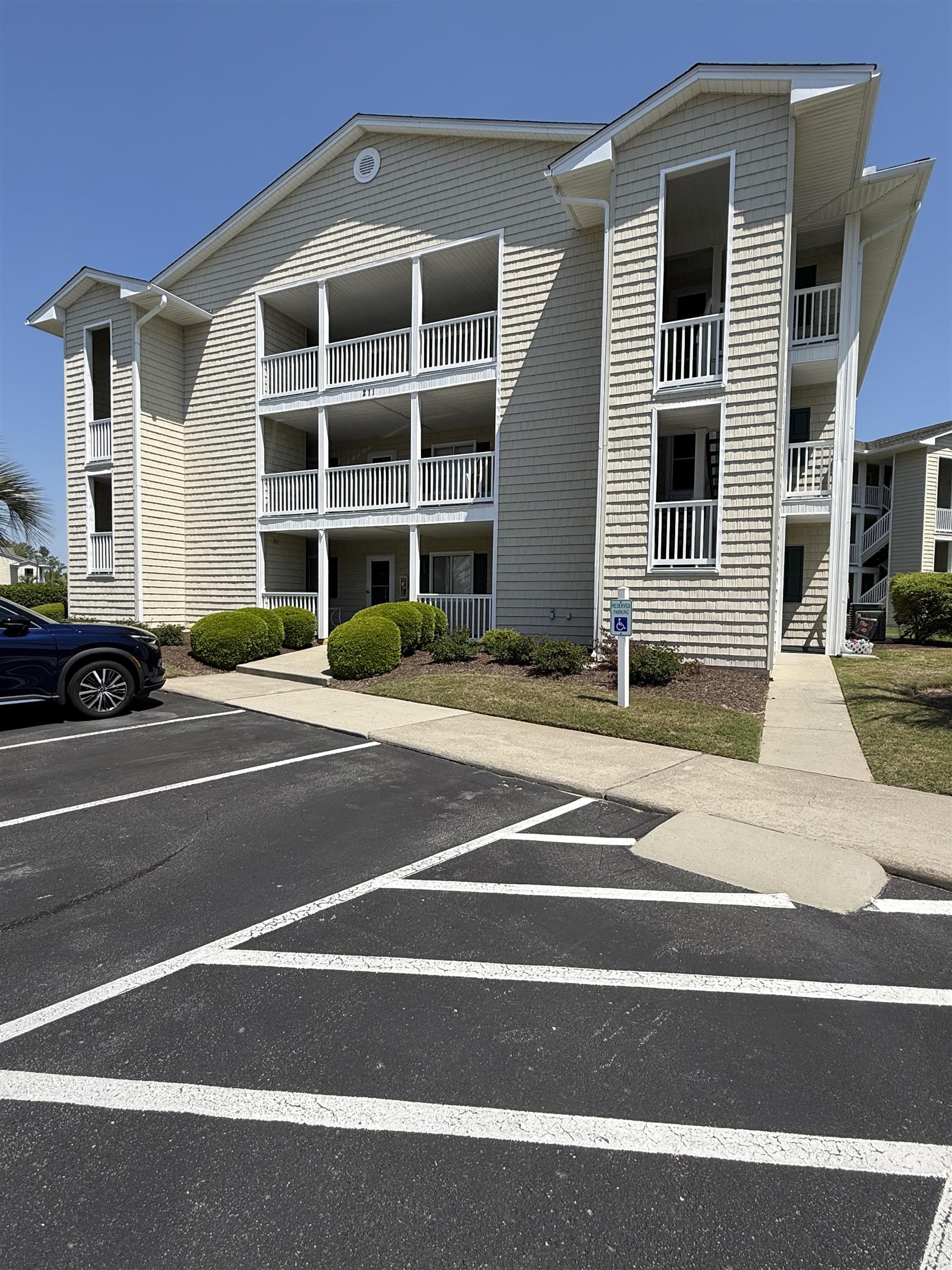 211 Landing Rd. C — photo