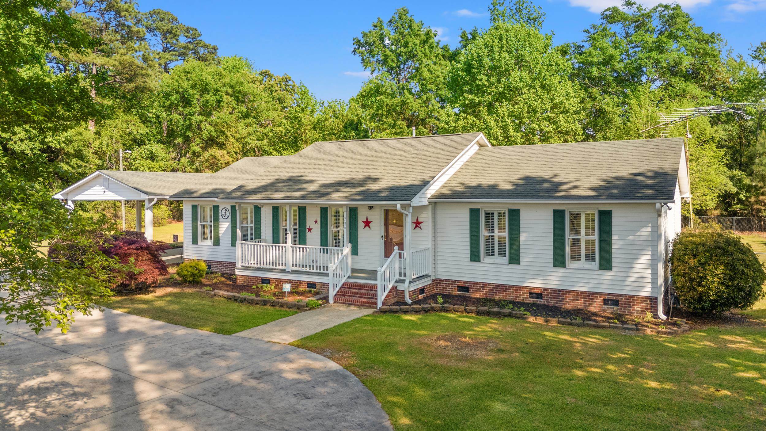 736 Millers Road, Mullins, SC 29574