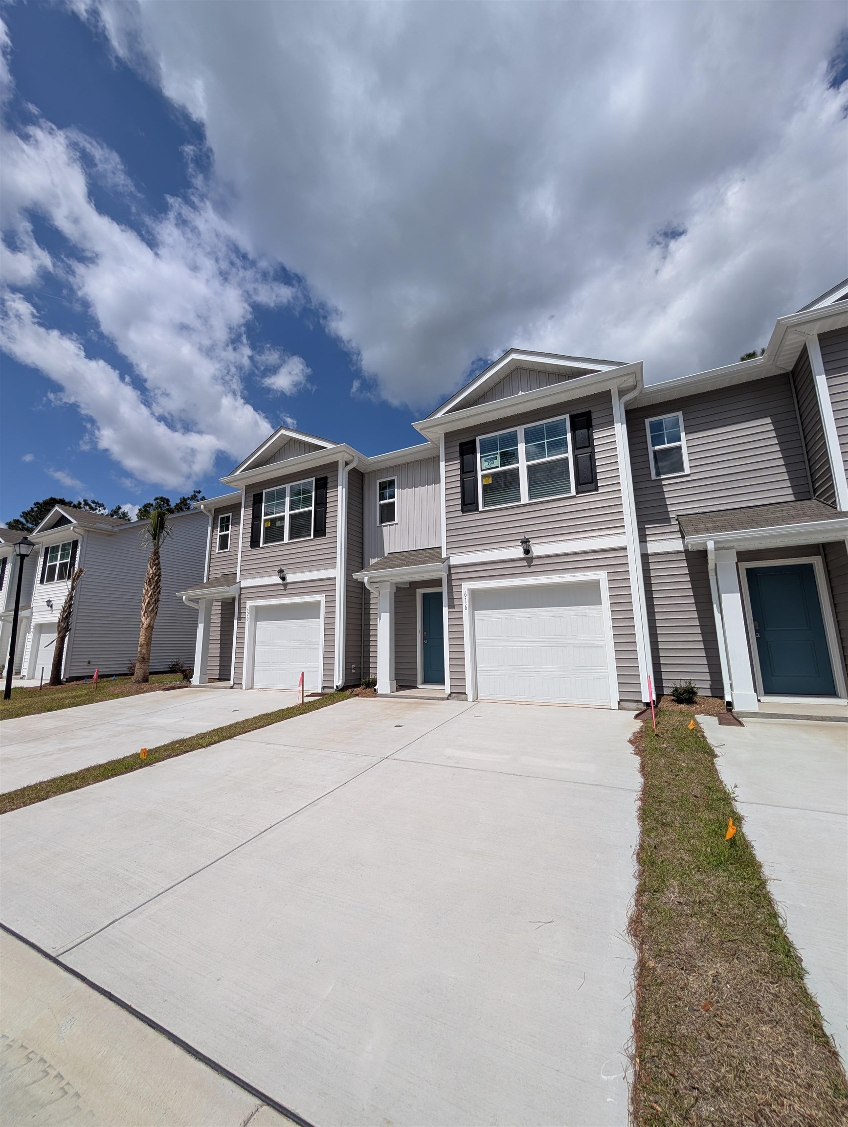 616 Golden Resin Rd — photo