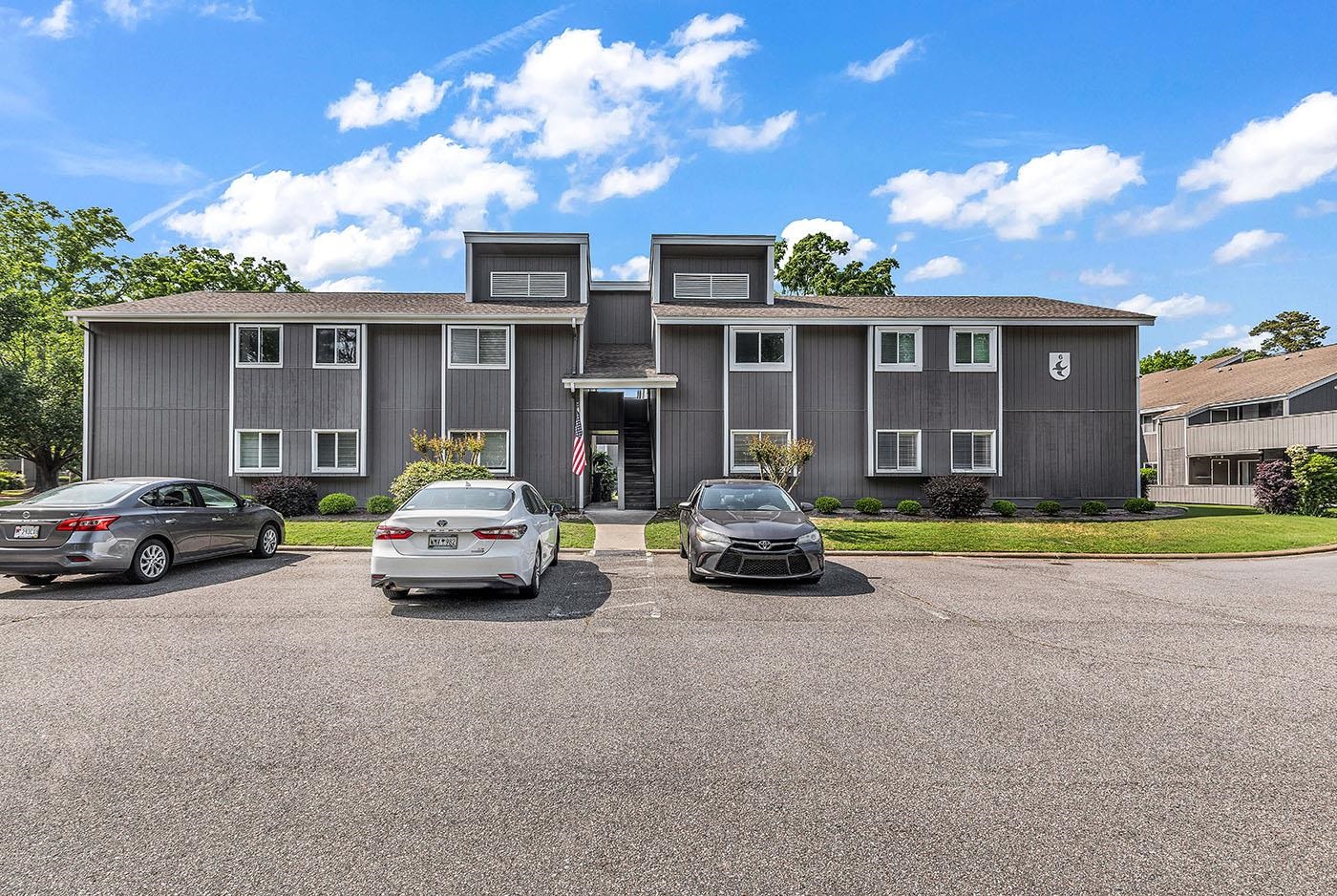 10301 N Kings Hwy. — photo
