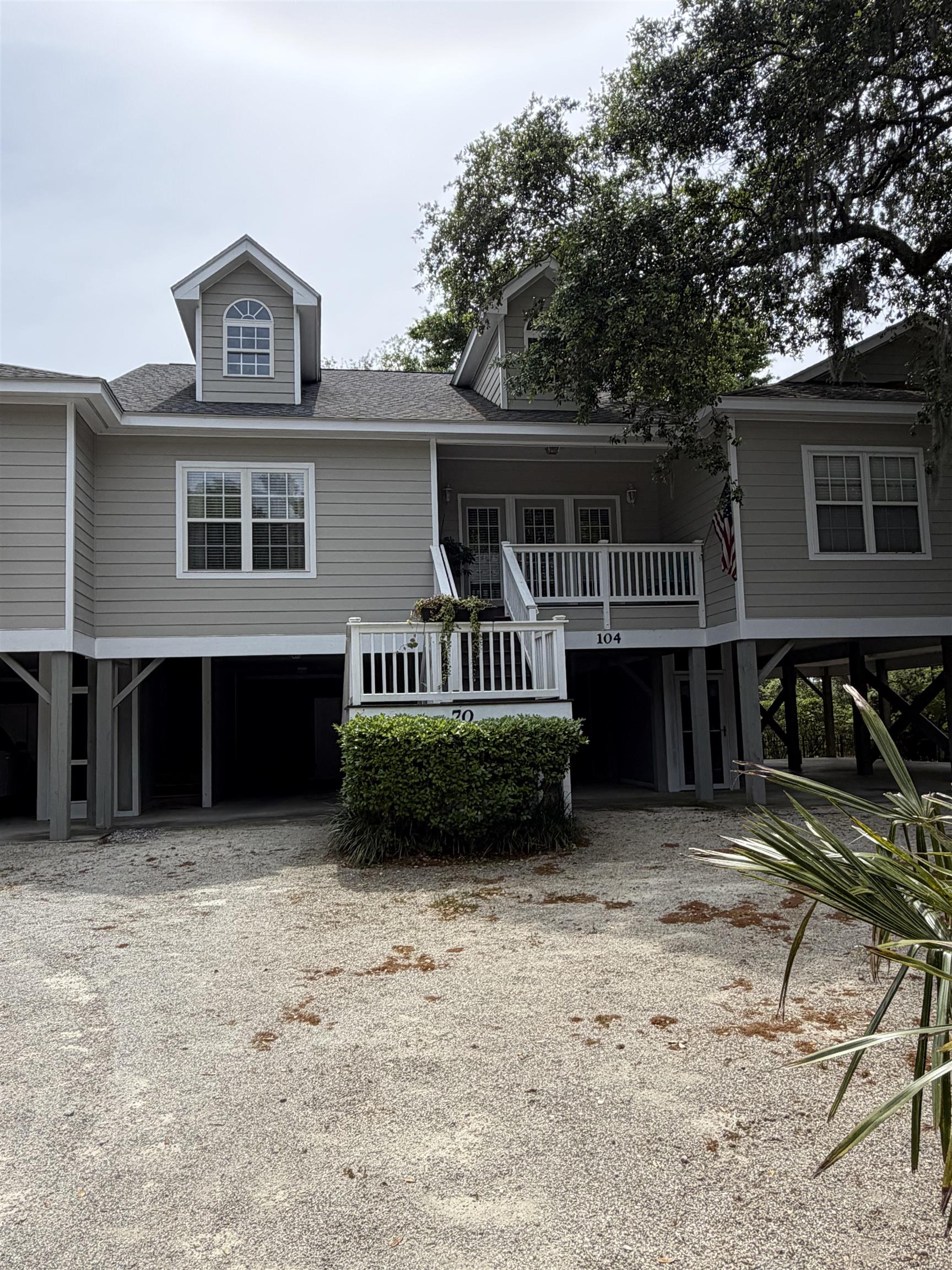 70 Seagrove Ct. 104 — photo