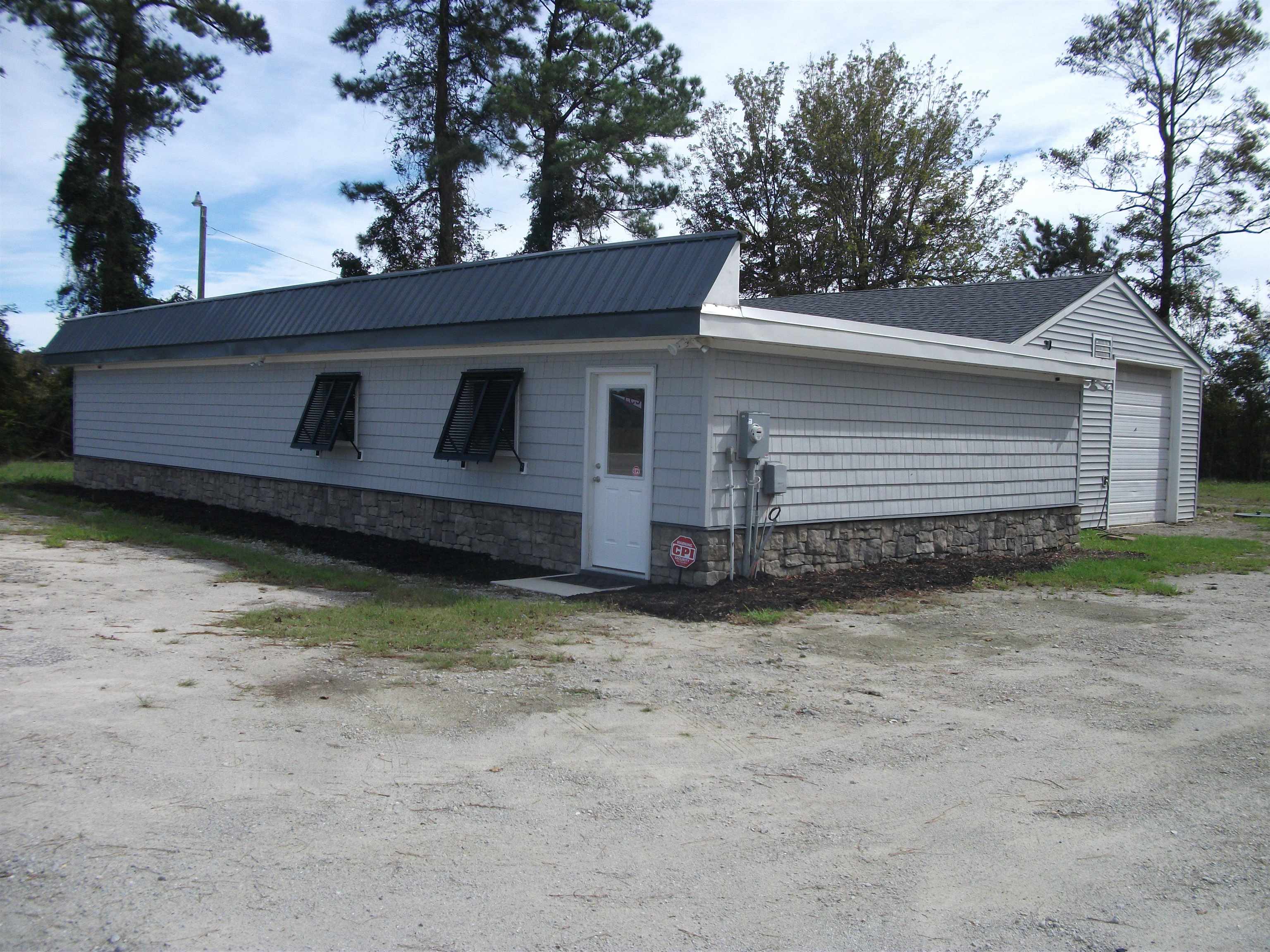 7432 Highway 90 — photo
