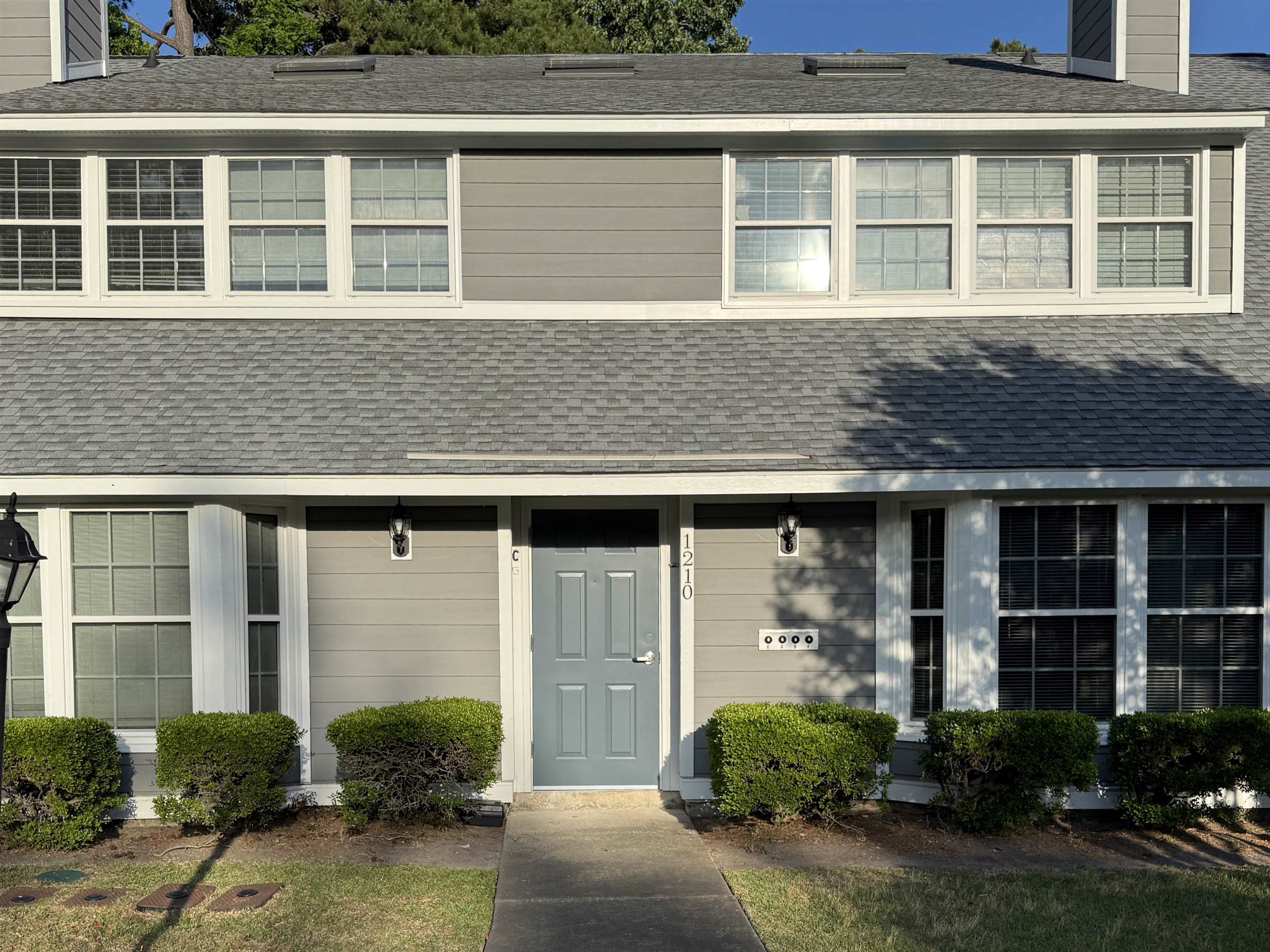 1210 Benna Dr. — photo