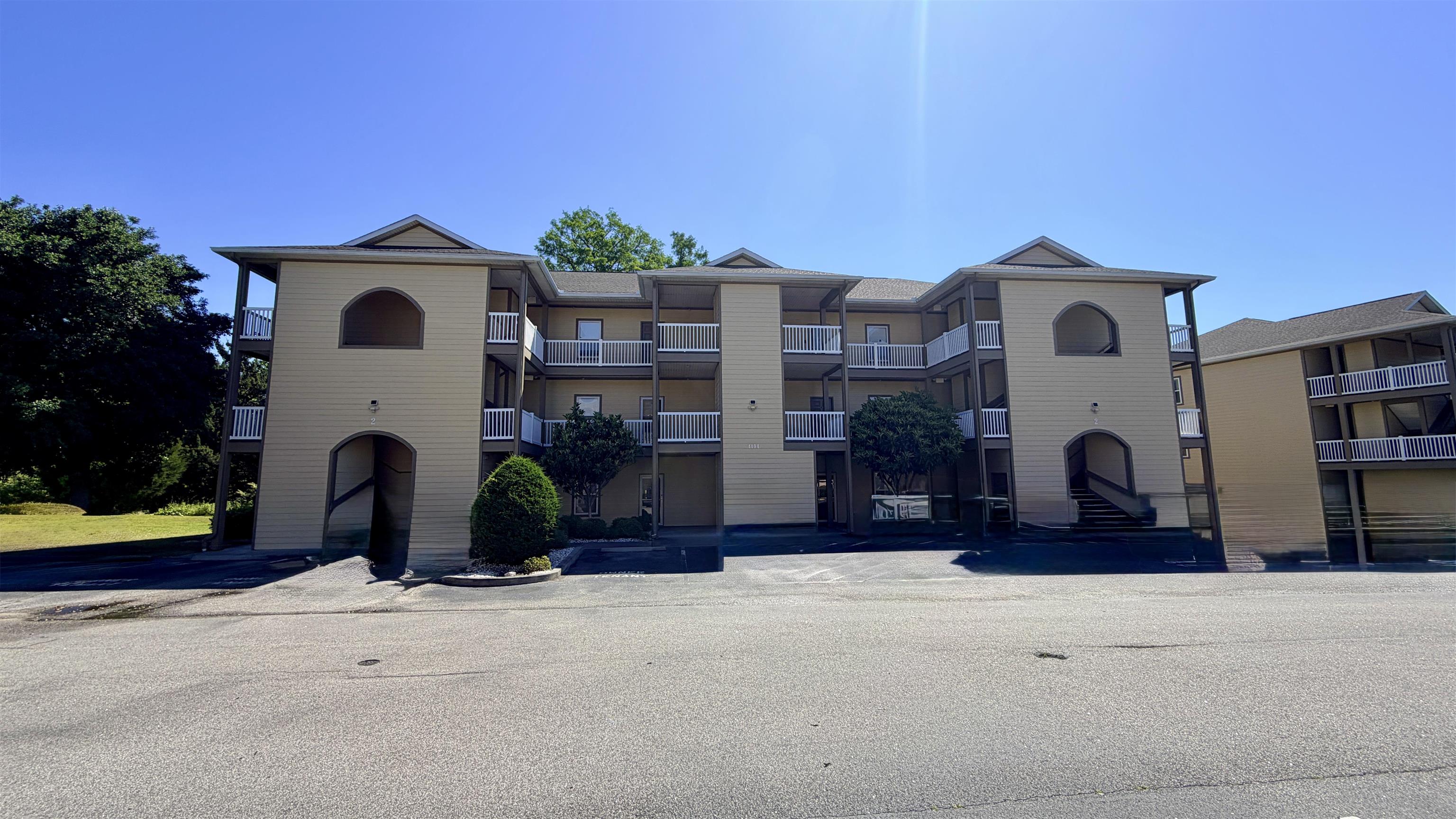 4104 Pinehurst Circle — photo