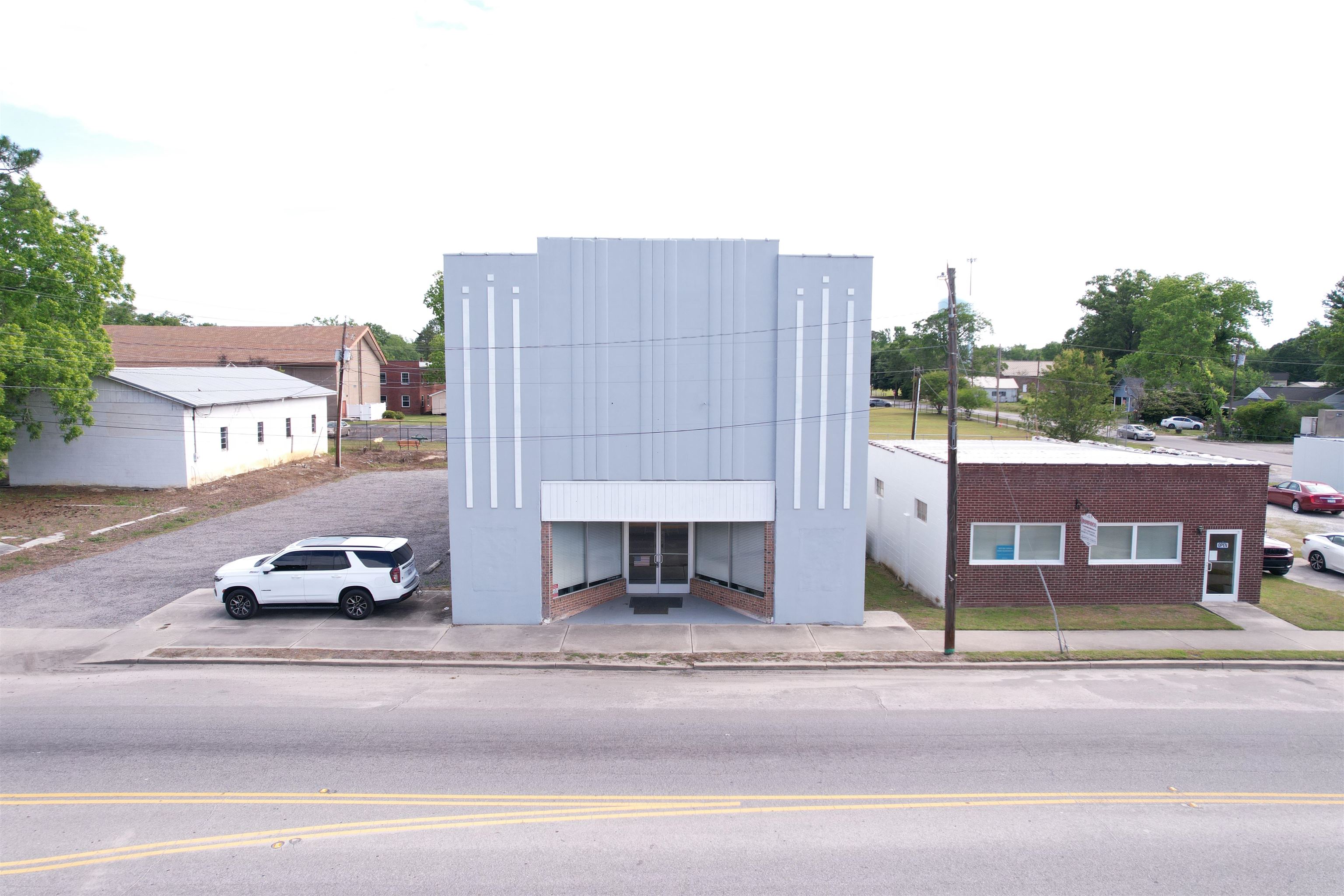 109 E Main St. — photo