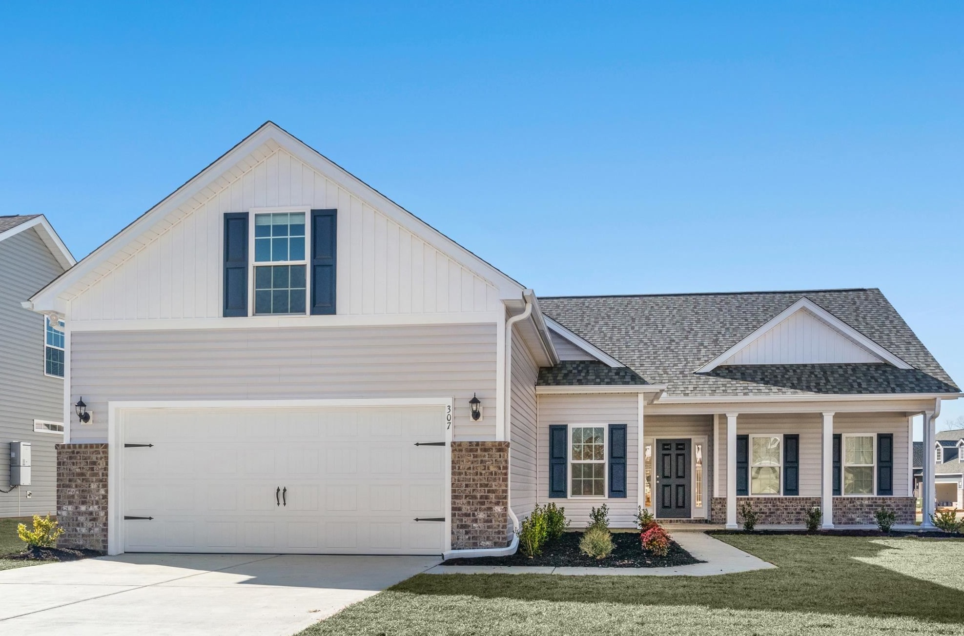 92 Cove Ln. — photo