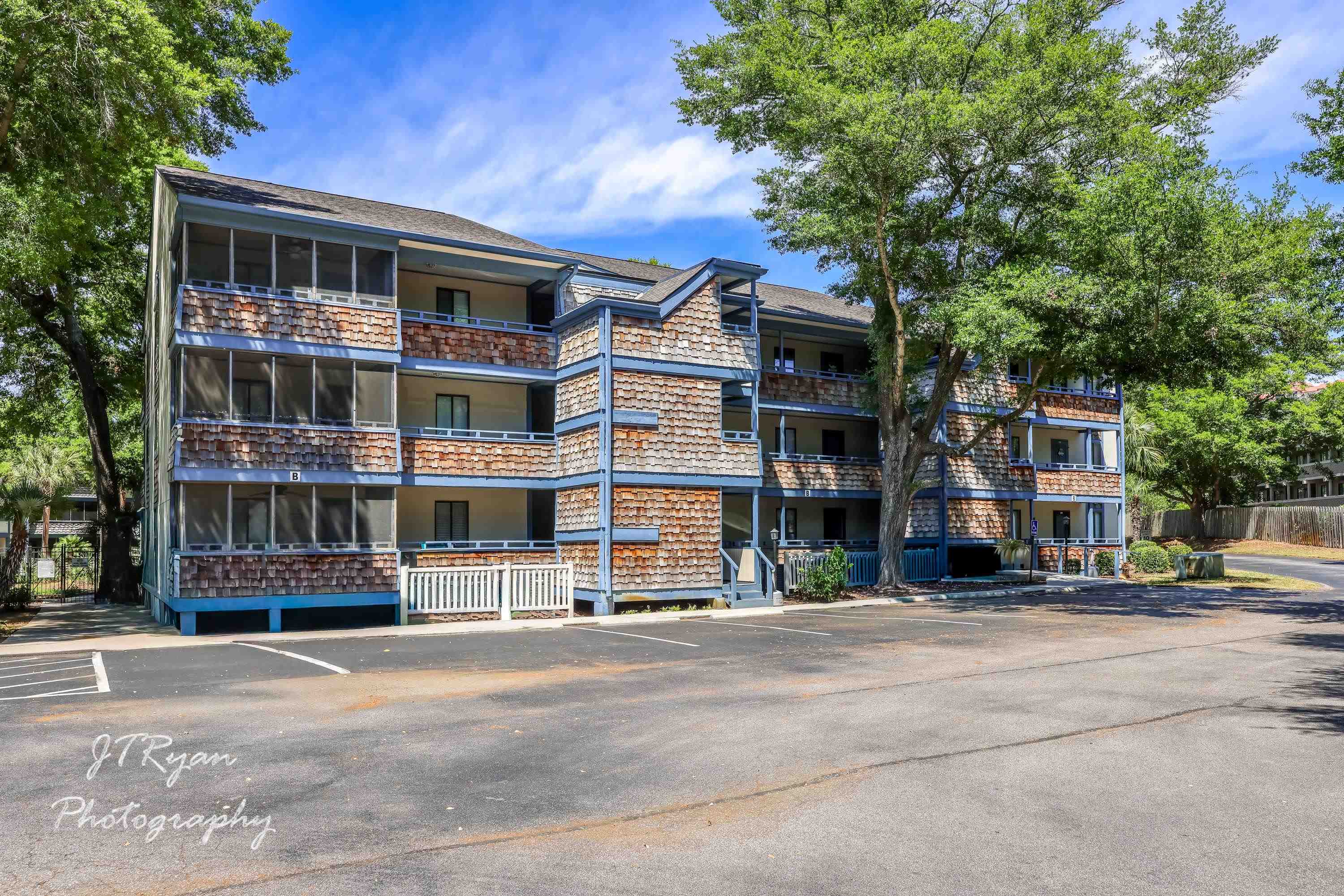 250 Masion Dr. B3 — photo