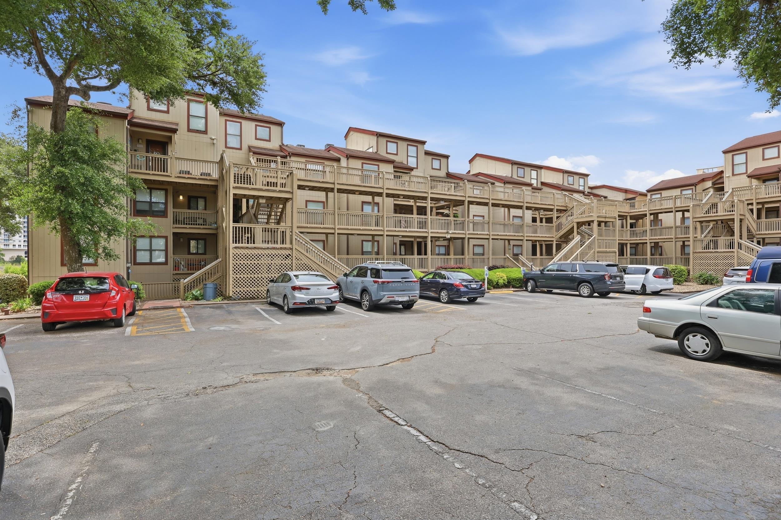 501 Maison Dr. F14 — photo