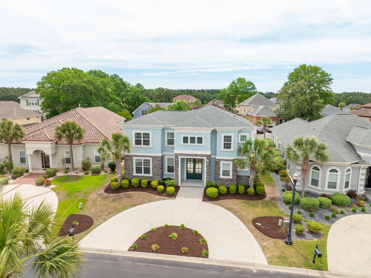 925 Bluffview Dr. — photo