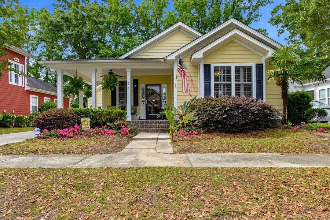 208 Greenwich Dr. — photo