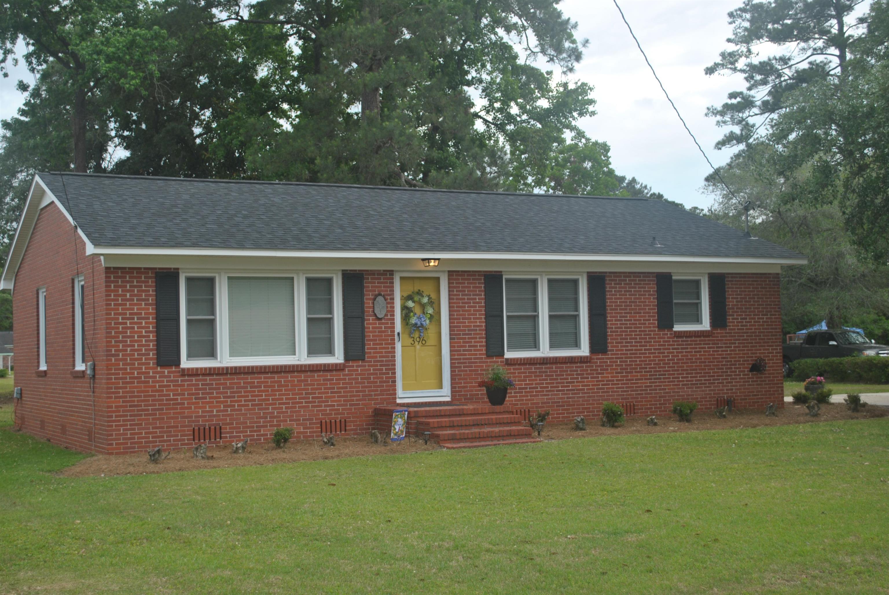 396 Lakewood Ave. — photo
