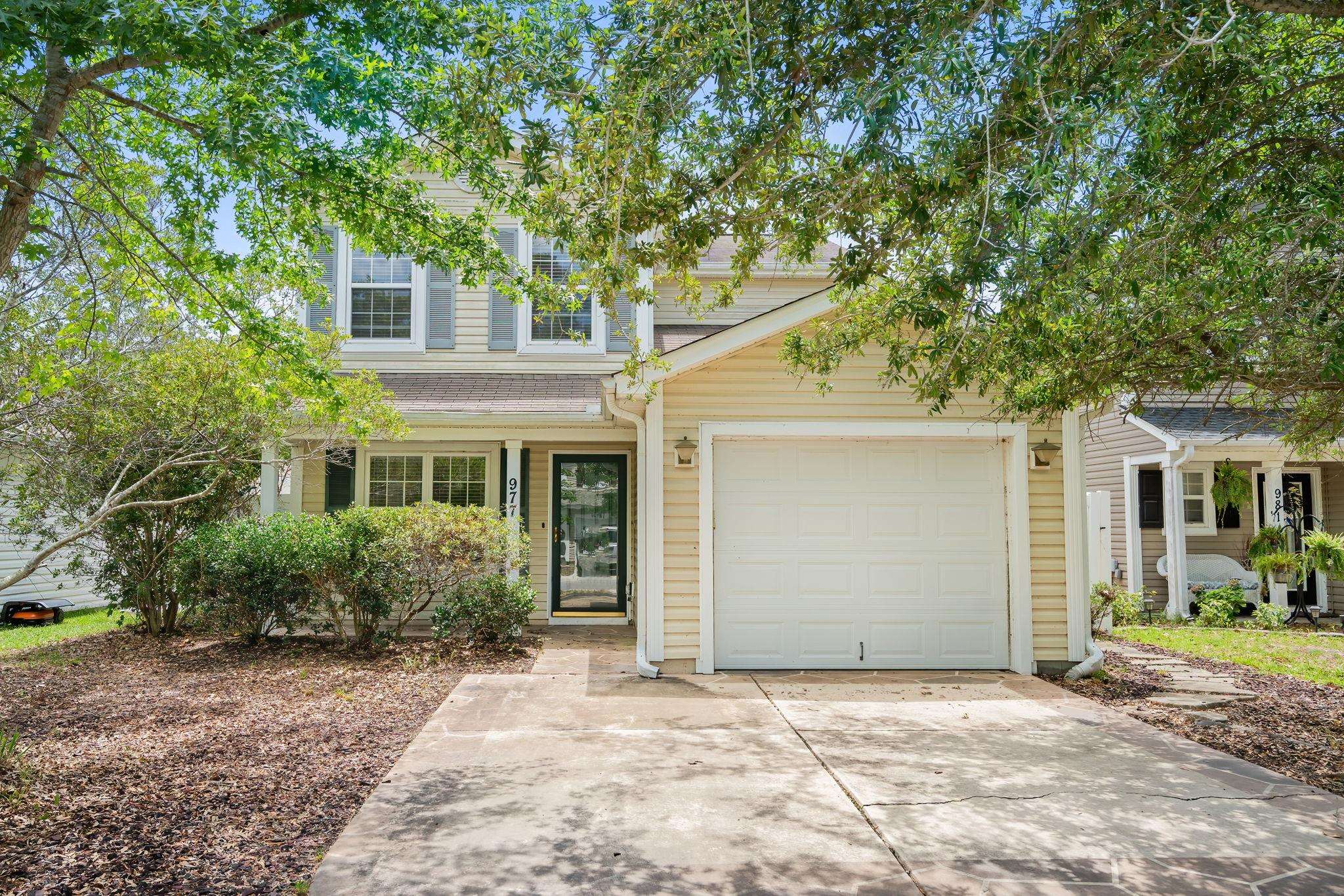 977 Silvercrest Dr. — photo