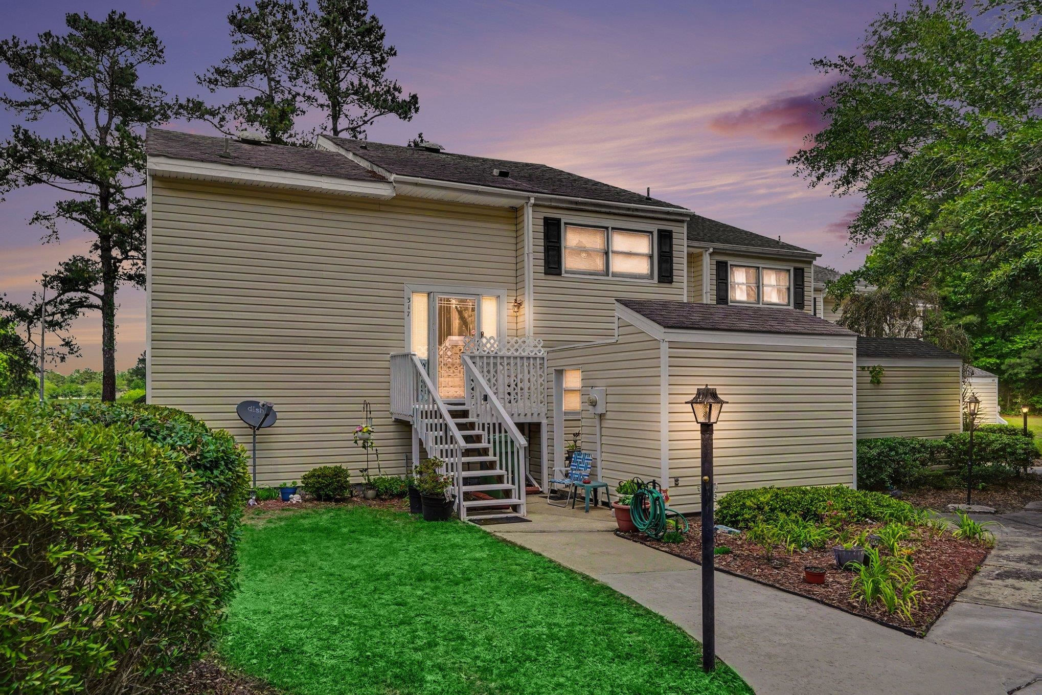 317 Lakeview Dr. — photo