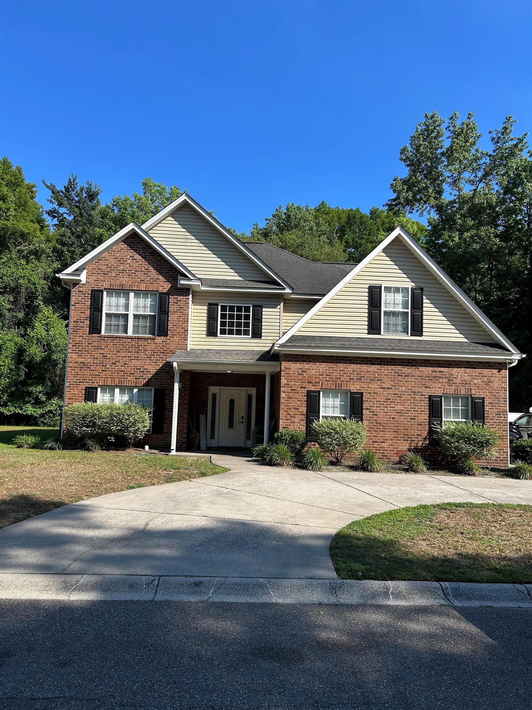 637 W Oak Circle Dr. — photo