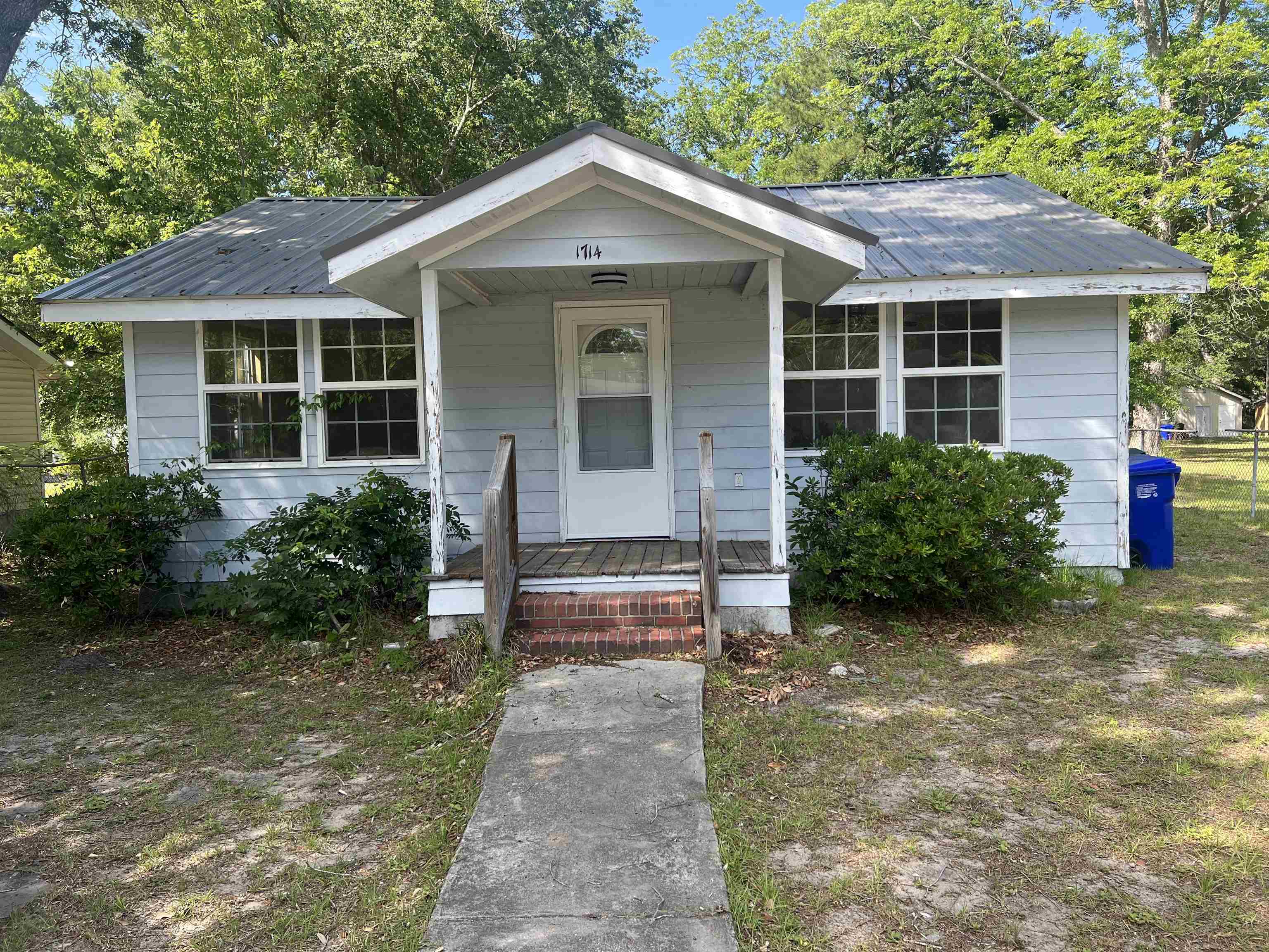 1714 Ward Circle — photo